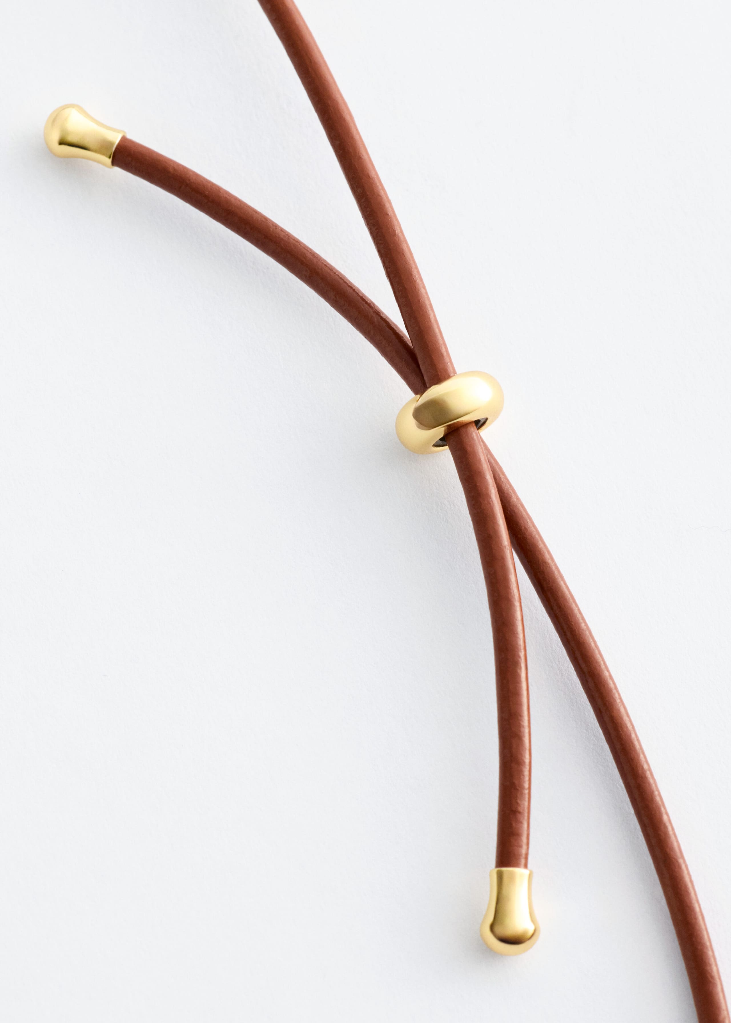 Shell Pendant Cord Necklace - {{variantName}} - Descriptive Detail