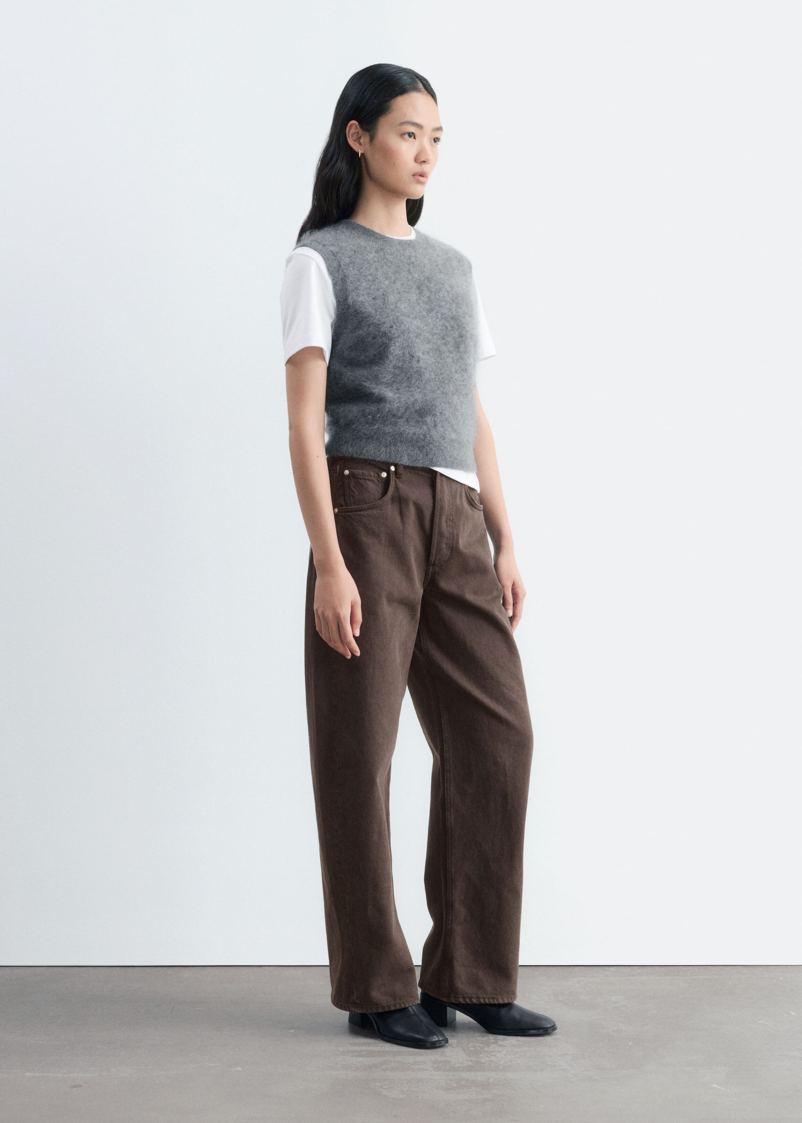 Brushed Cashmere Vest - Grey - Lookbook