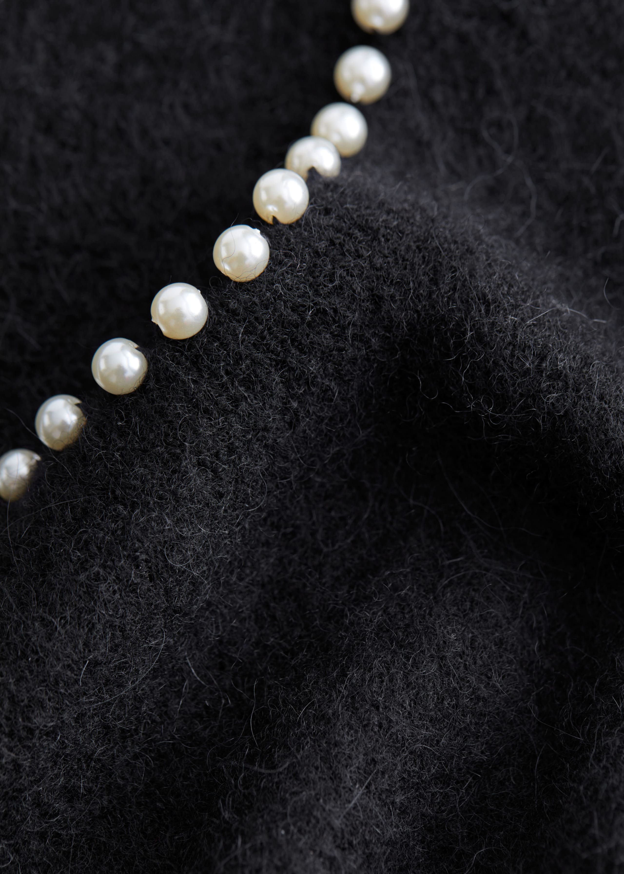 PearlEmbellishedWoolKnitJumper - {{variantName}} - Detalle descriptivo