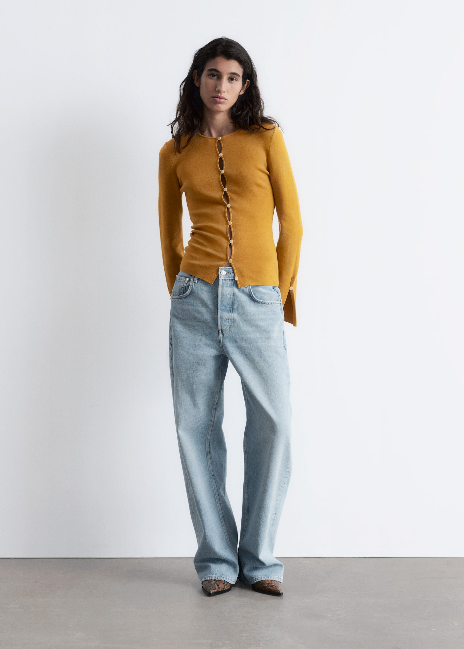 Cardigan aderente in lana - Giallo senape/Azzurro