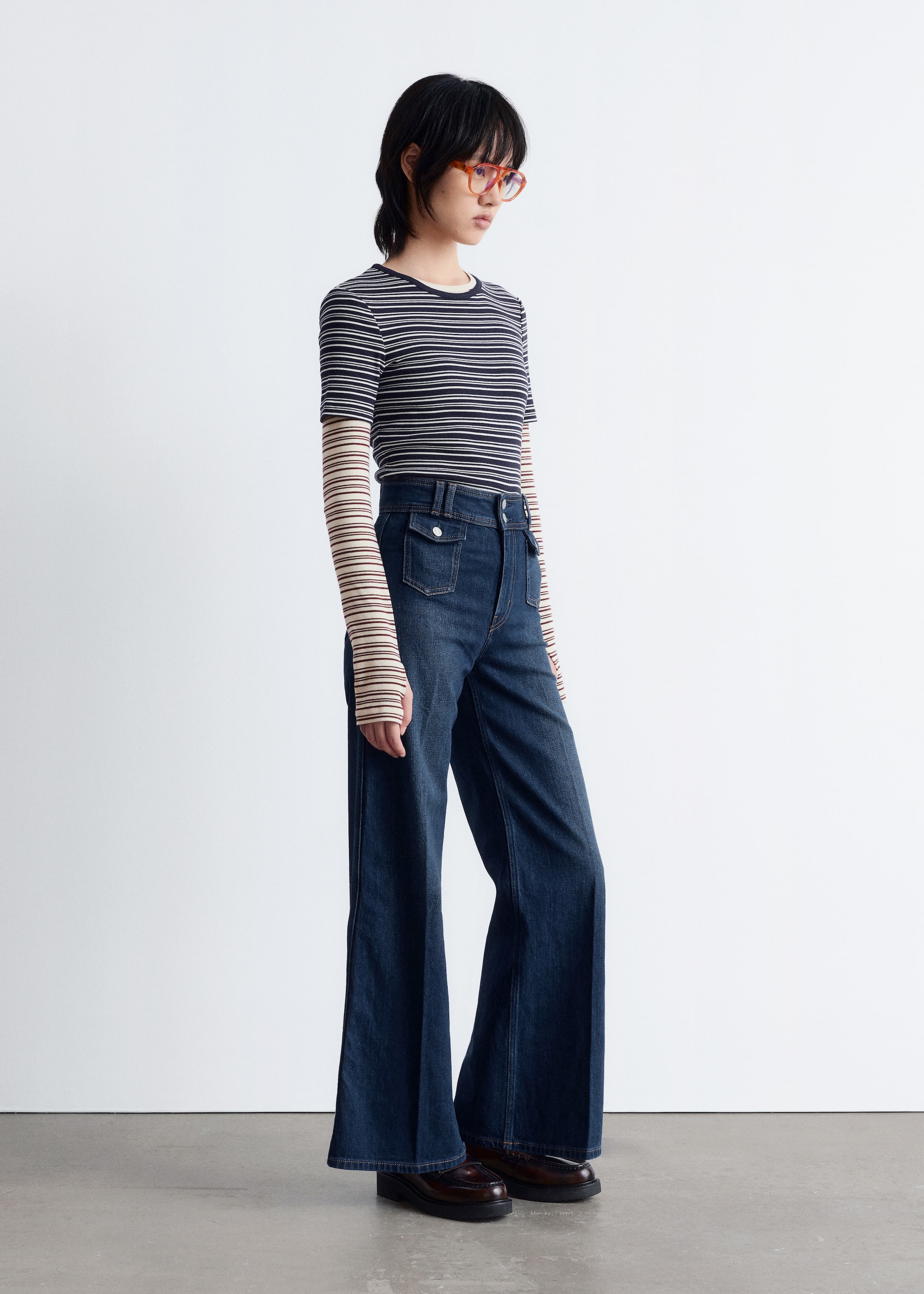 Visualizza immagine più grande: Jeans svasati con pieghe pressate - Blu medio lavato - DONNA | H&M IT 5