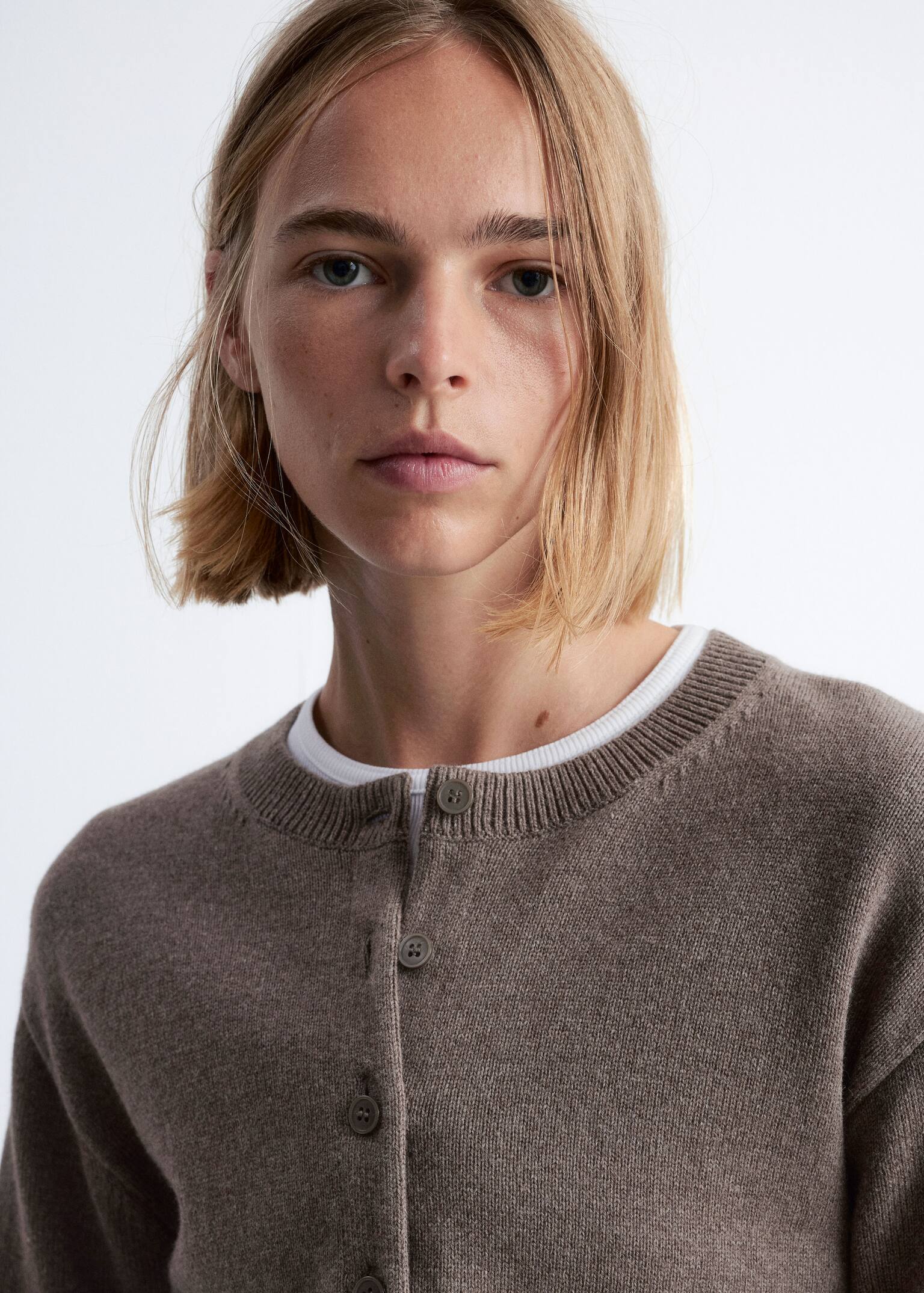 Strickjacke aus Wollmix - Graubraun/Dunkelrot/Schwarz/Hellbraun - 3