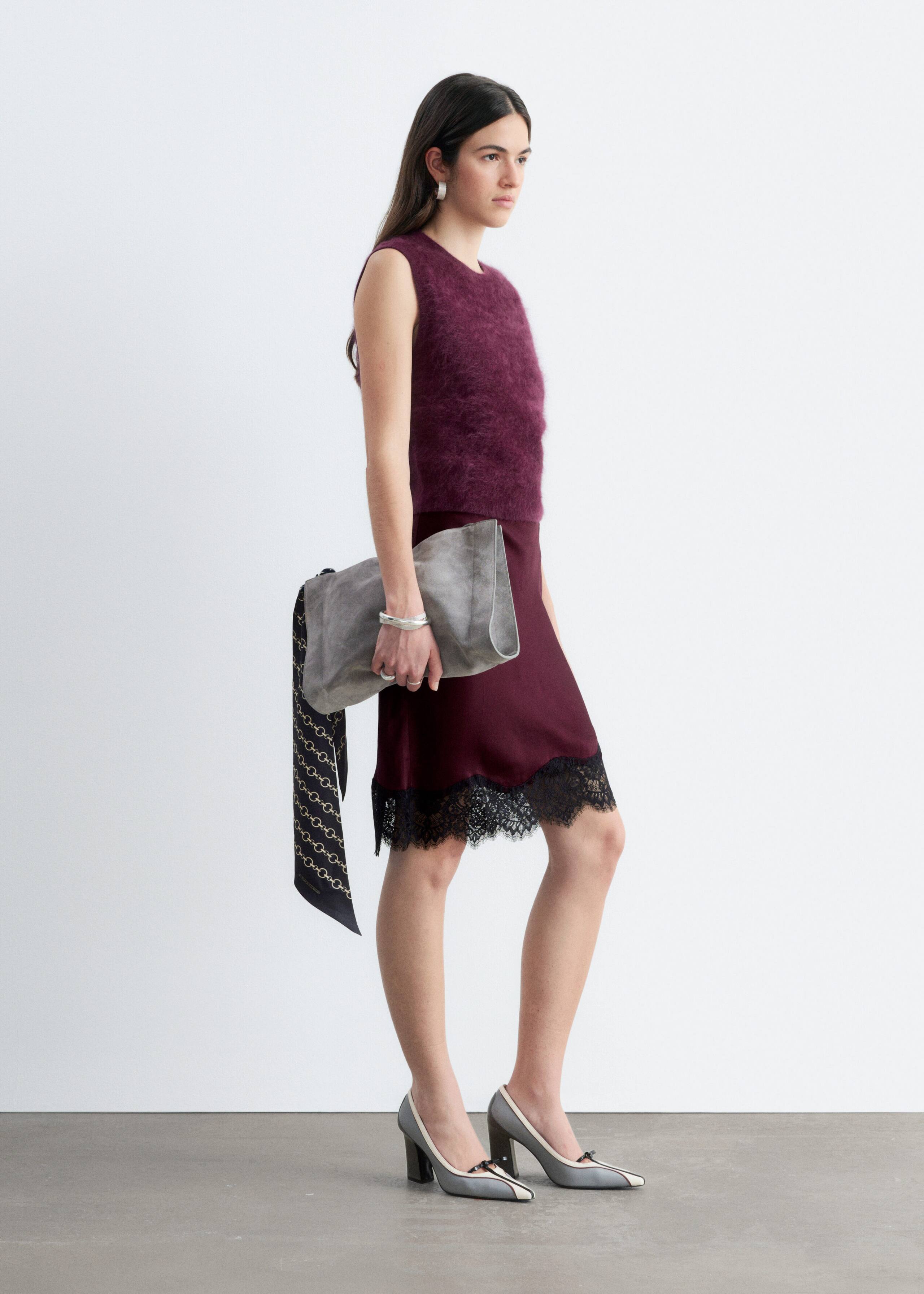 Brushed Cashmere Vest - Dark Red - Still Life