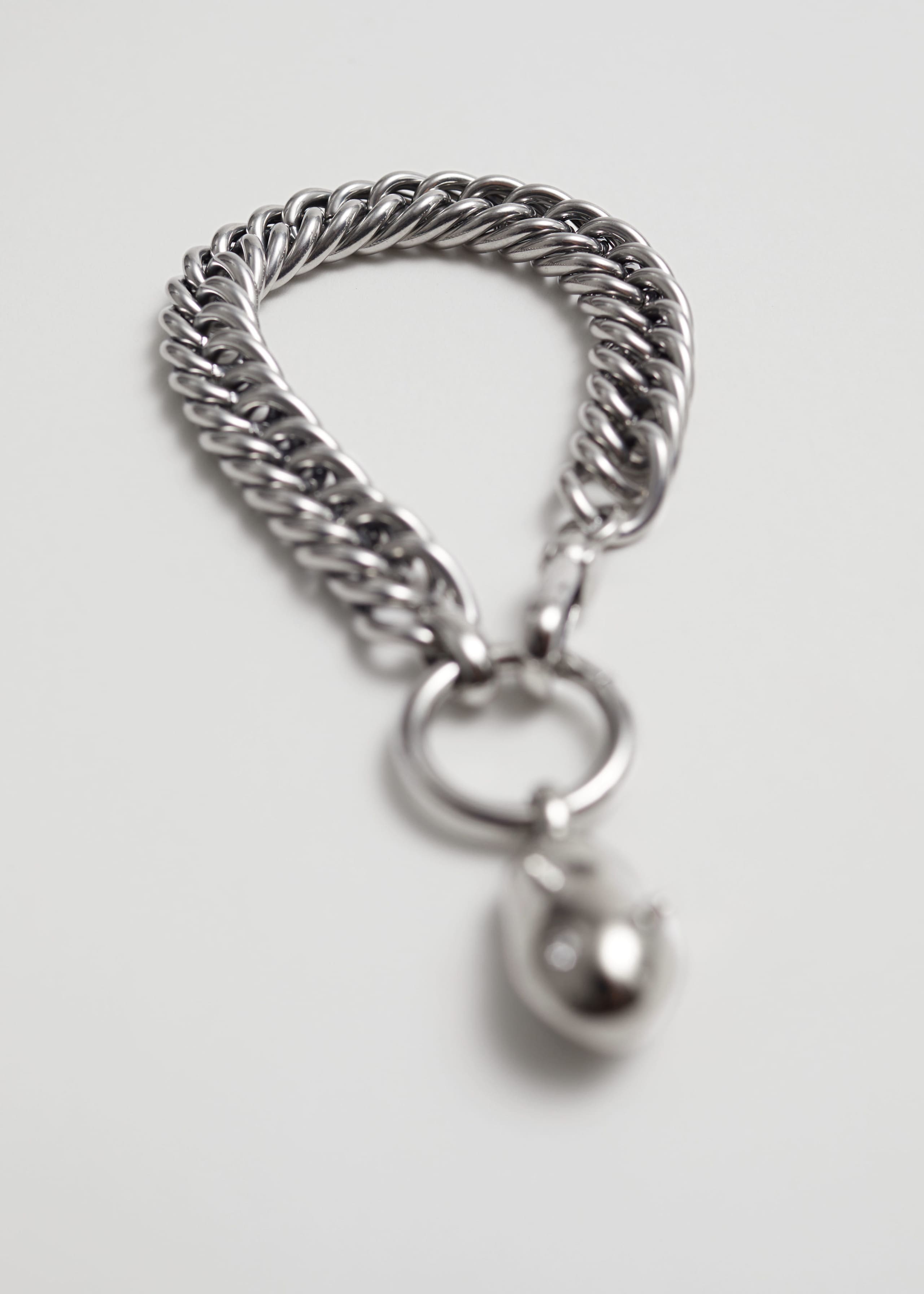 Bracciale chunky con charm - {{variantName}} - Descrizione dettagliata