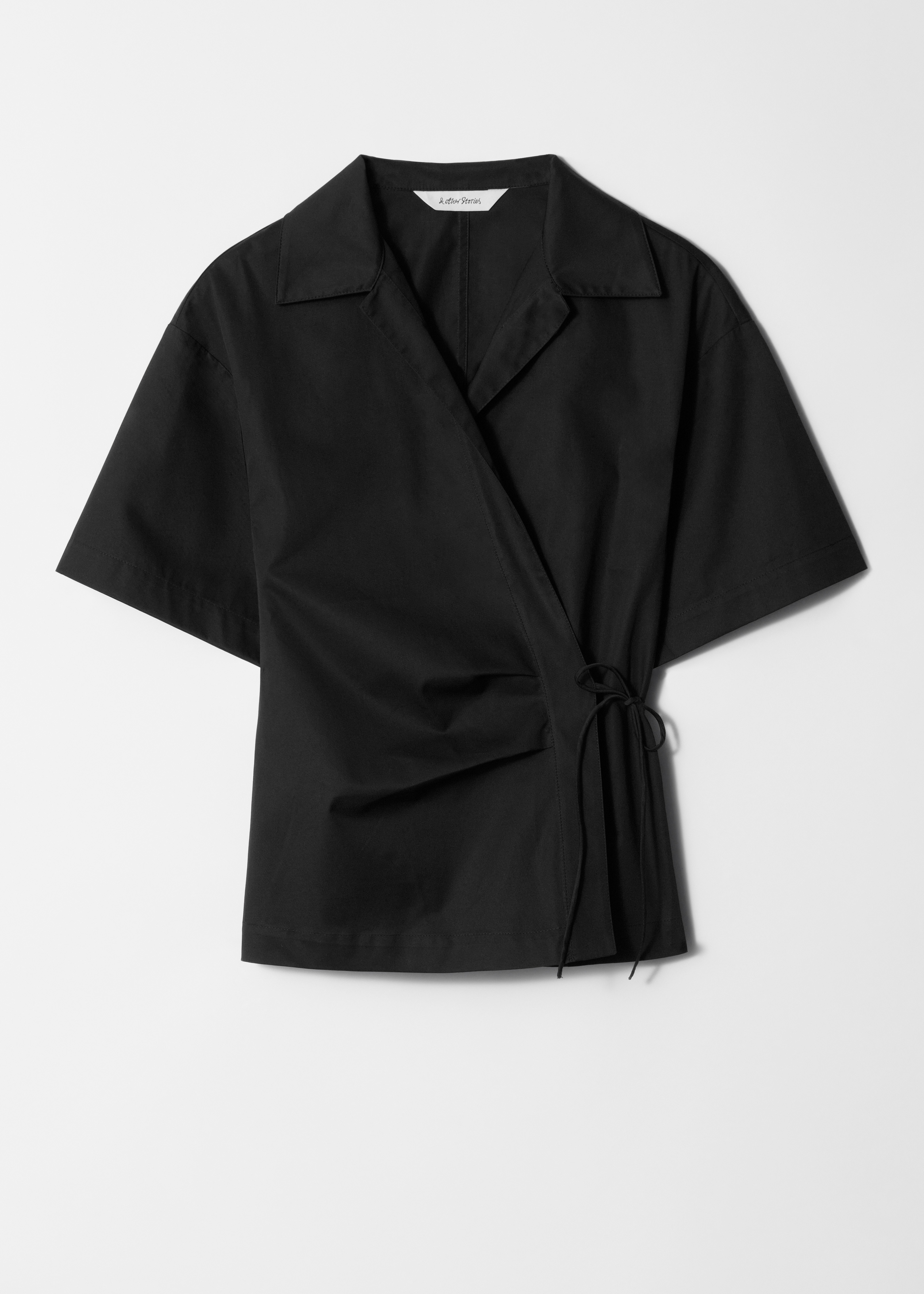 Camisa cruzada de manga corta - Negro/Amarillo empolvado