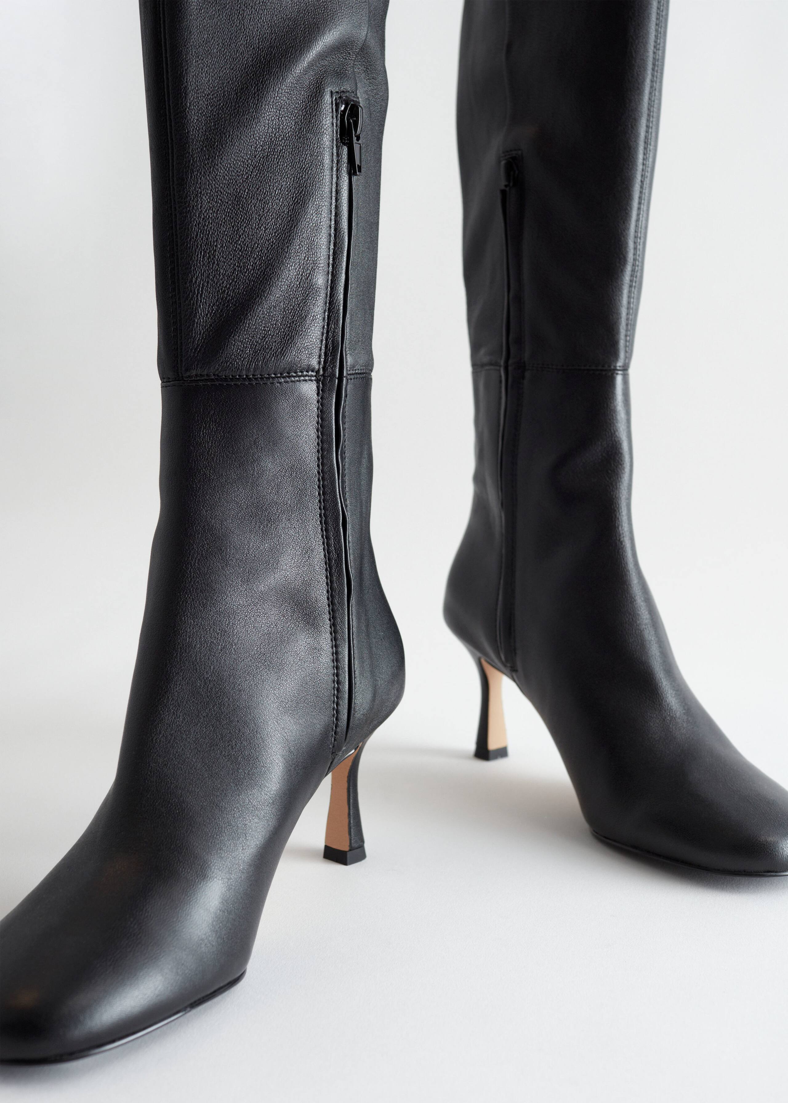 OverKneeLeatherBoots - {{variantName}} - Detalle descriptivo