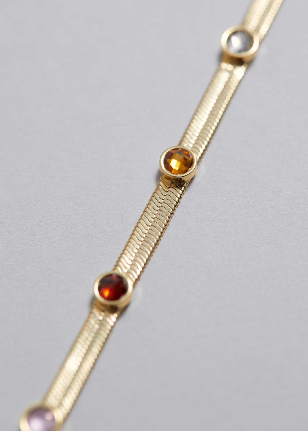 Stone Embellished Chain Bracelet - {{variantName}} - Descriptive Detail