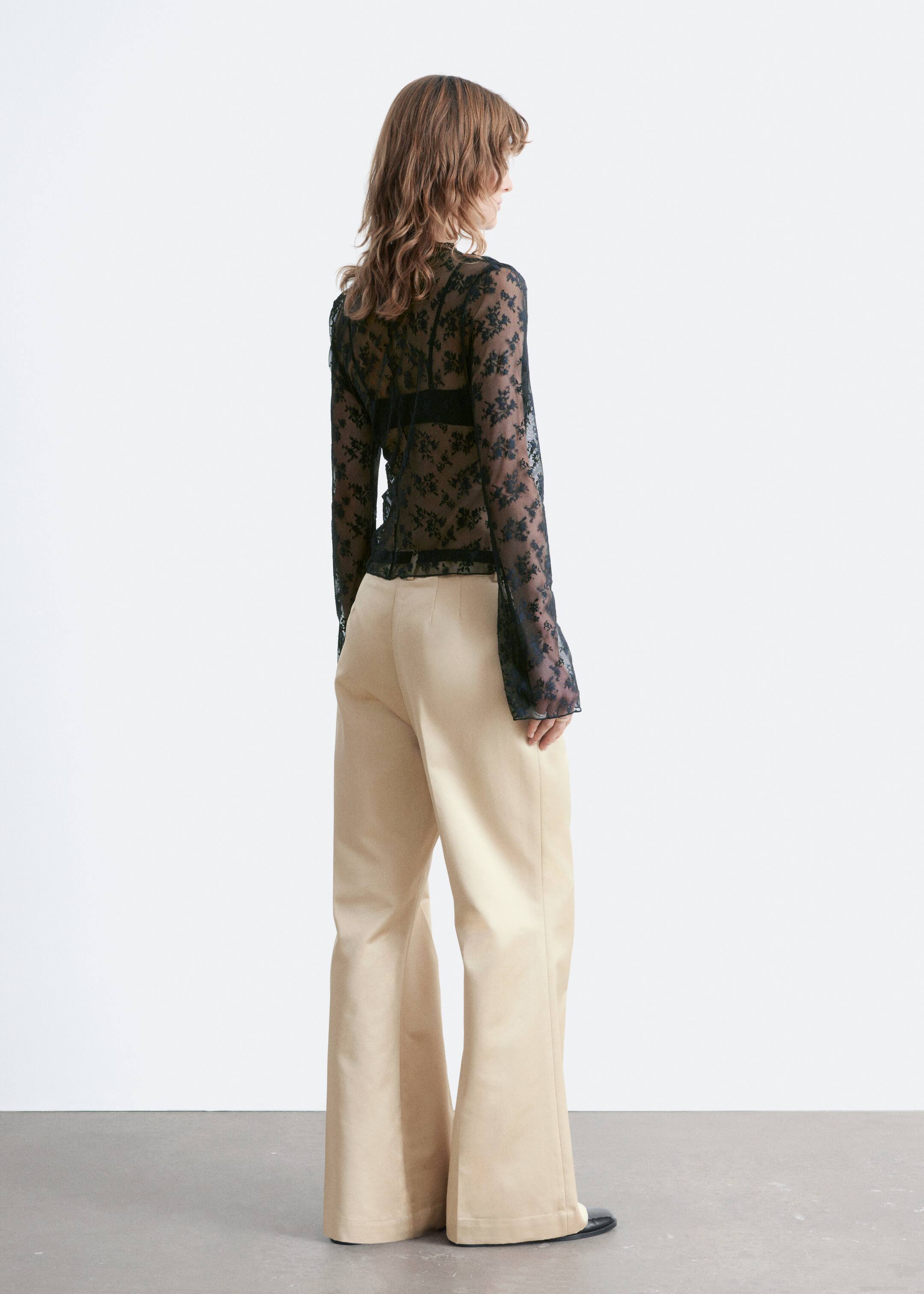 Visualizza immagine più grande: Top in pizzo a maniche lunghe - Nero - DONNA | H&M IT 4