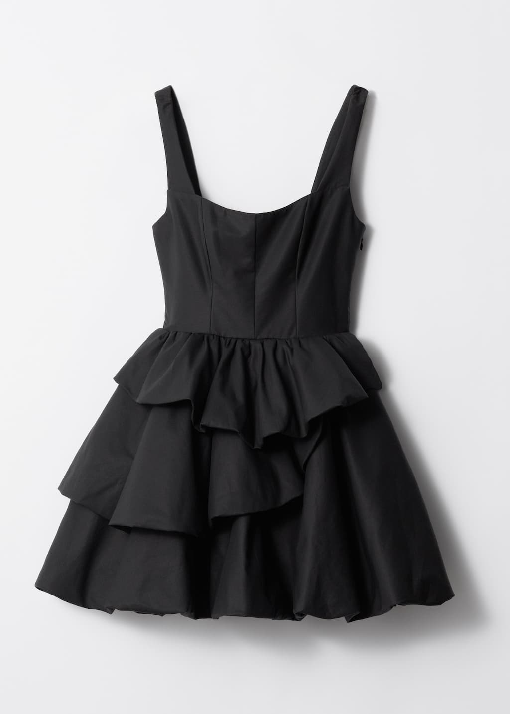 Robe courte boule à plusieurs niveaux