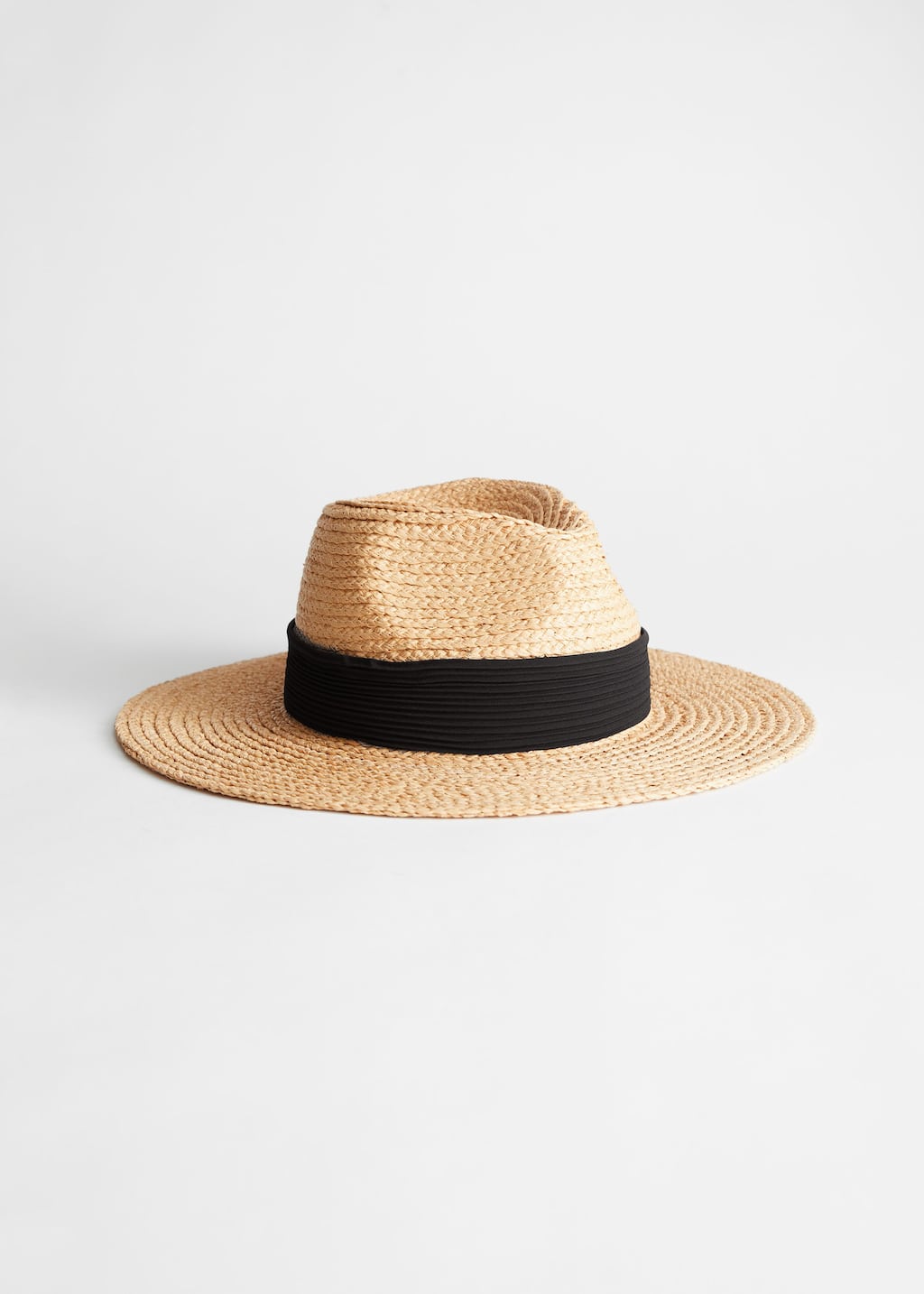 Stråhatt med plisserat band – Natural Straw – stilleben