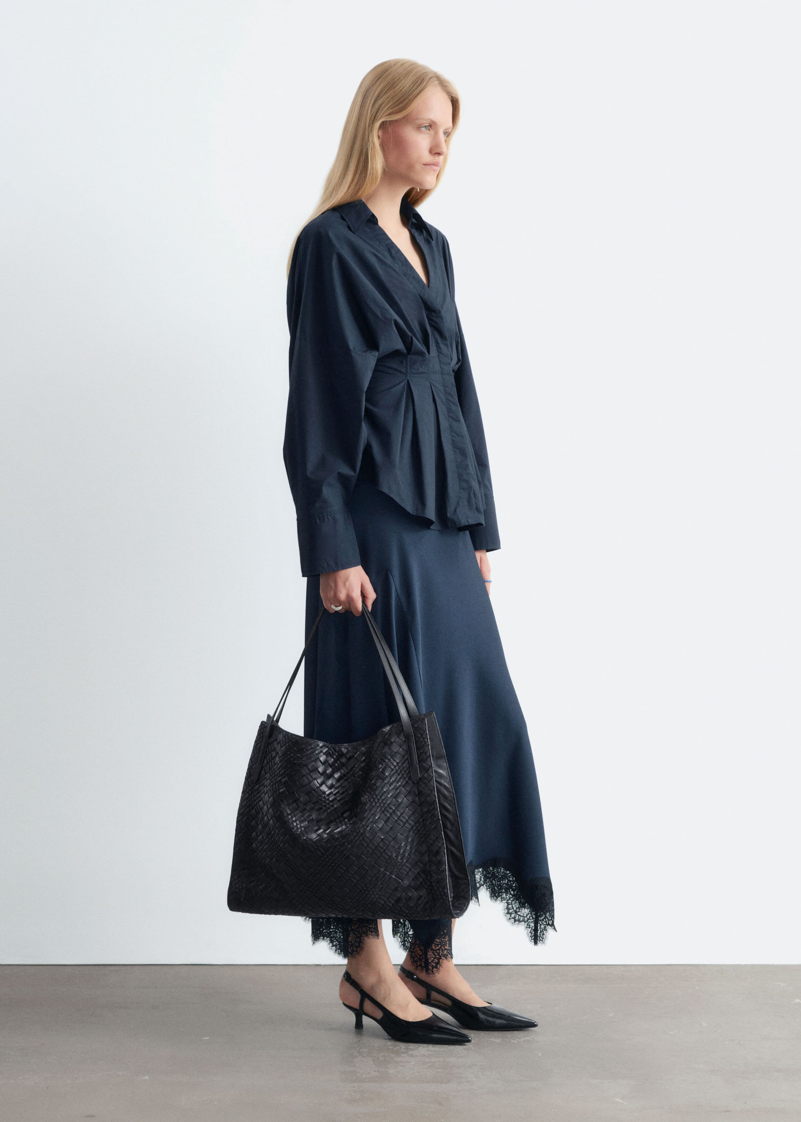 Gonna lunga con dettagli in pizzo - Blu scuro - Lookbook