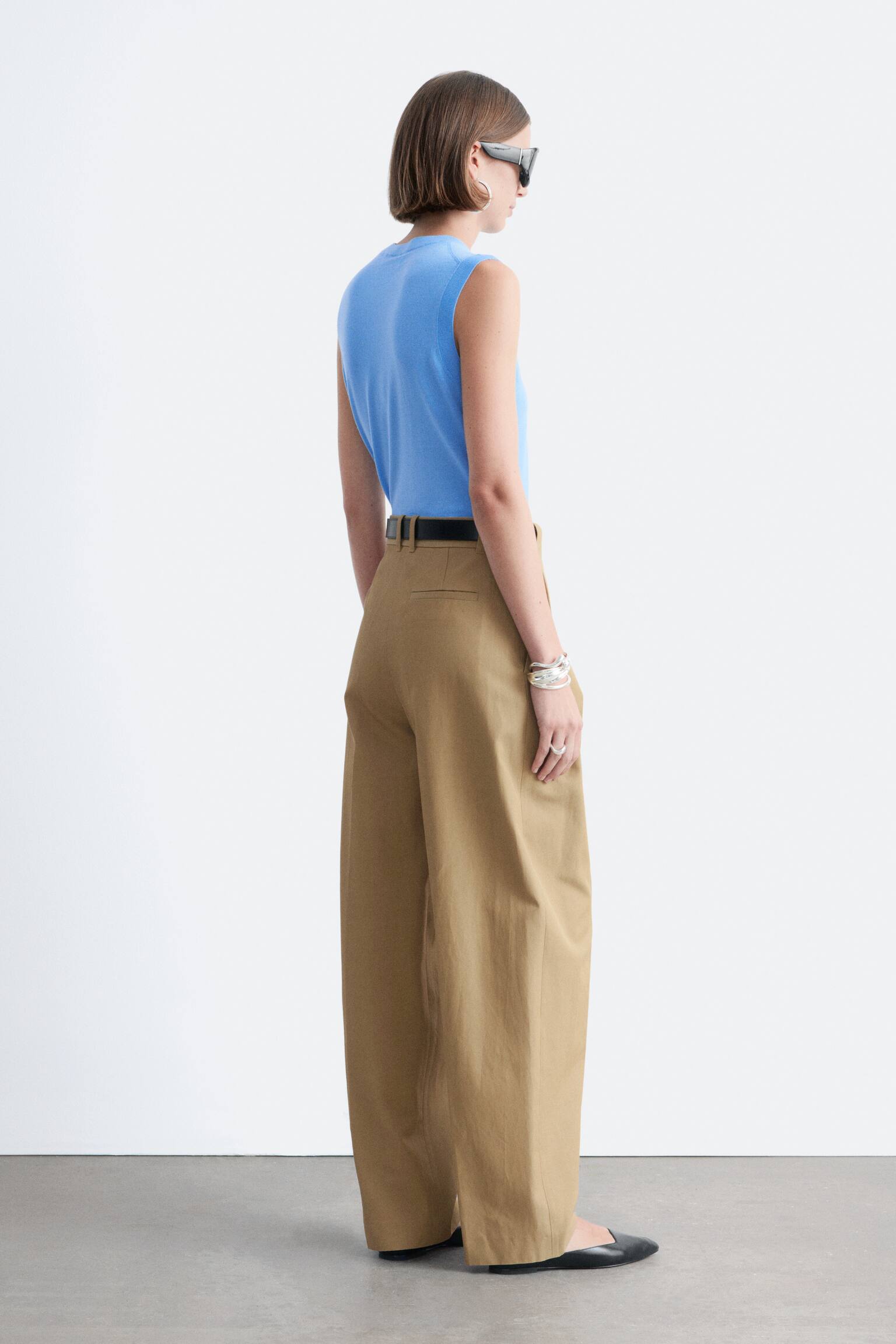 Pantaloni barrel a pieghe - Beige - 6