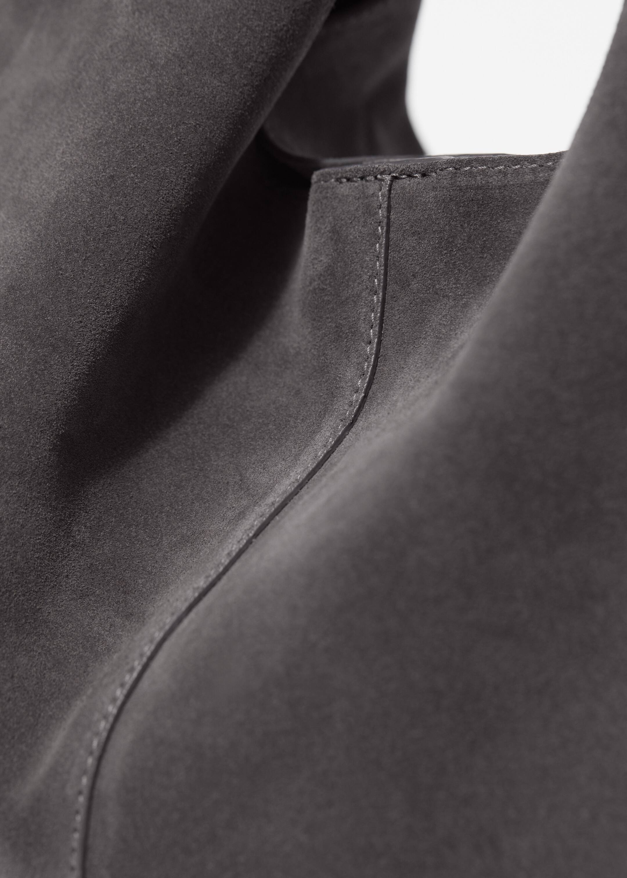 Grösseres Bild ansehen: Große Tragetasche aus Veloursleder - Dunkelgrau - DAMEN | H&M CH 5