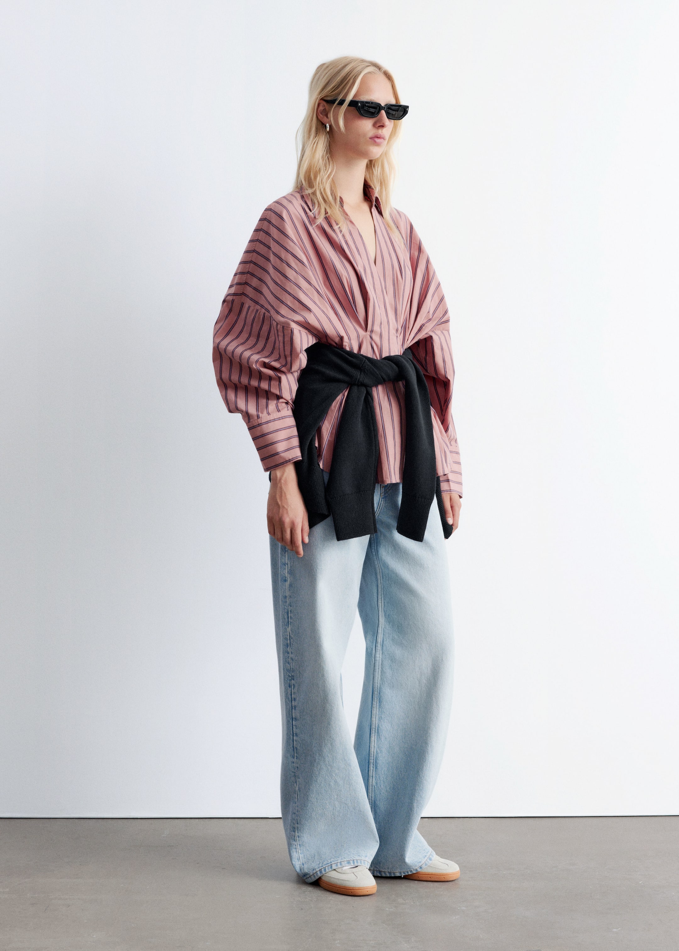 Visa större bild: Bomullsskjorta med figurnära midja - Puderrosa/randig - DAM | H&M SE 1