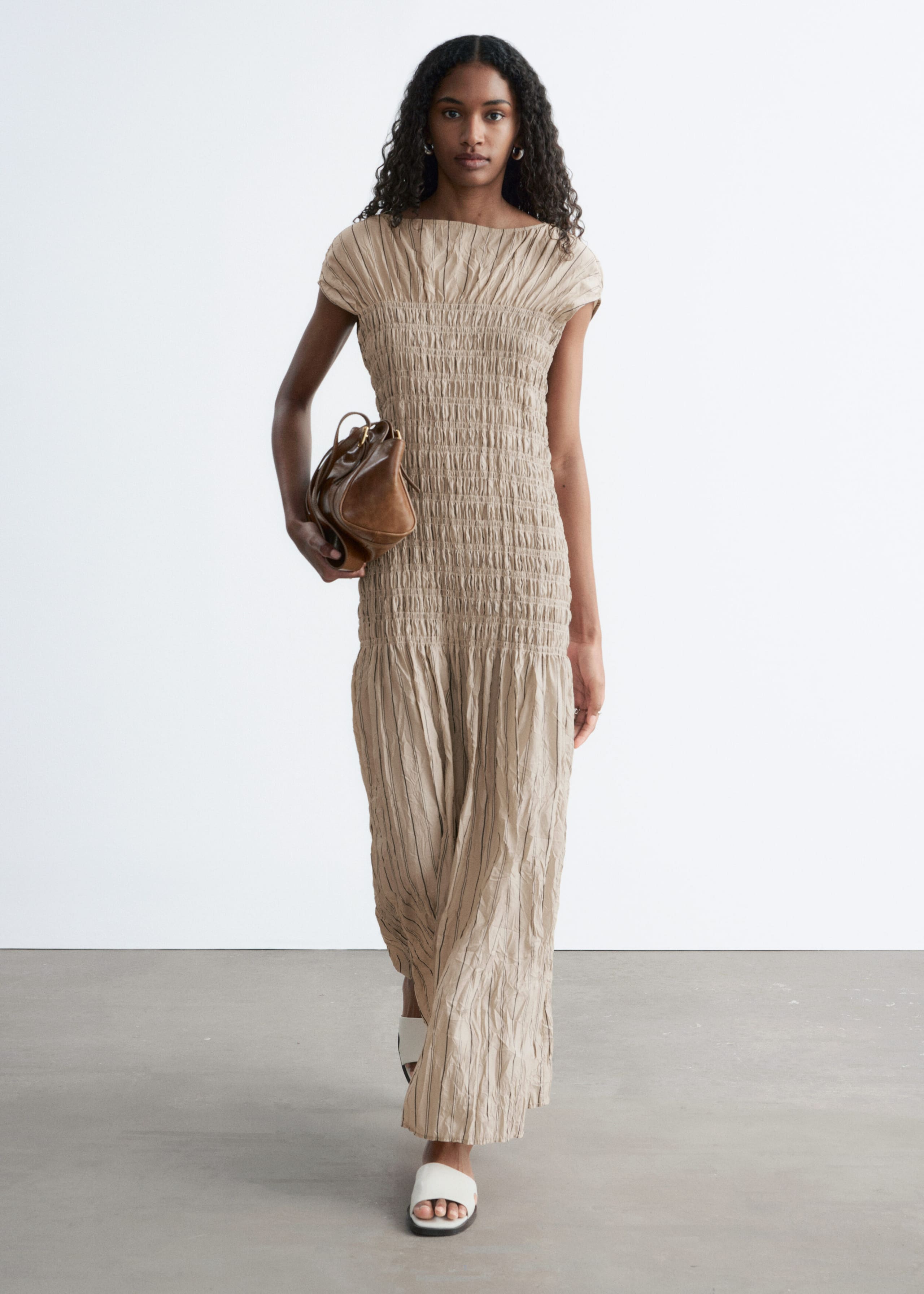 Image of Maxivestido fruncido con nido de abeja