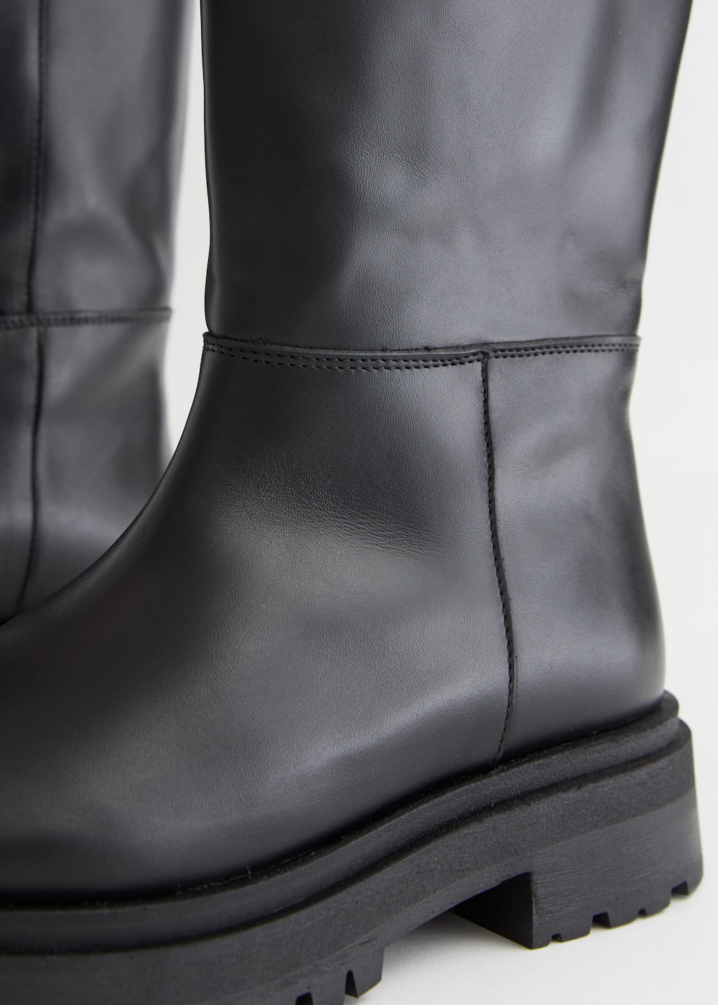 Bottes hautes en cuir à semelle épaisse - {{variantName}} - Descriptive Detail