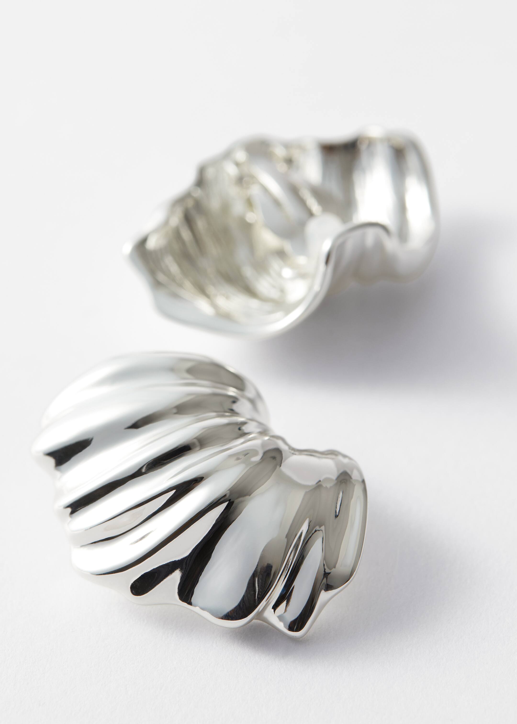 Grösseres Bild ansehen: Ohrringe in abgerundeter Muschelform - Silber - DAMEN | H&M CH 2