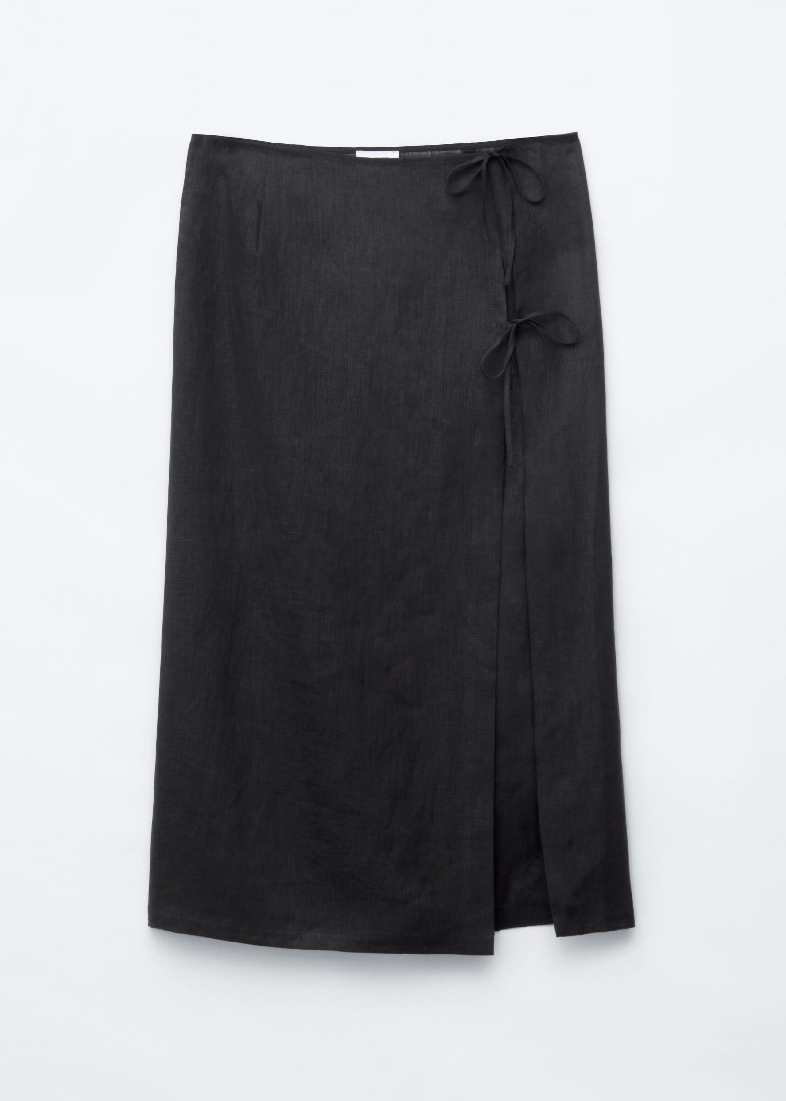 Tie-Band Linen Sarong - Black - Still Life