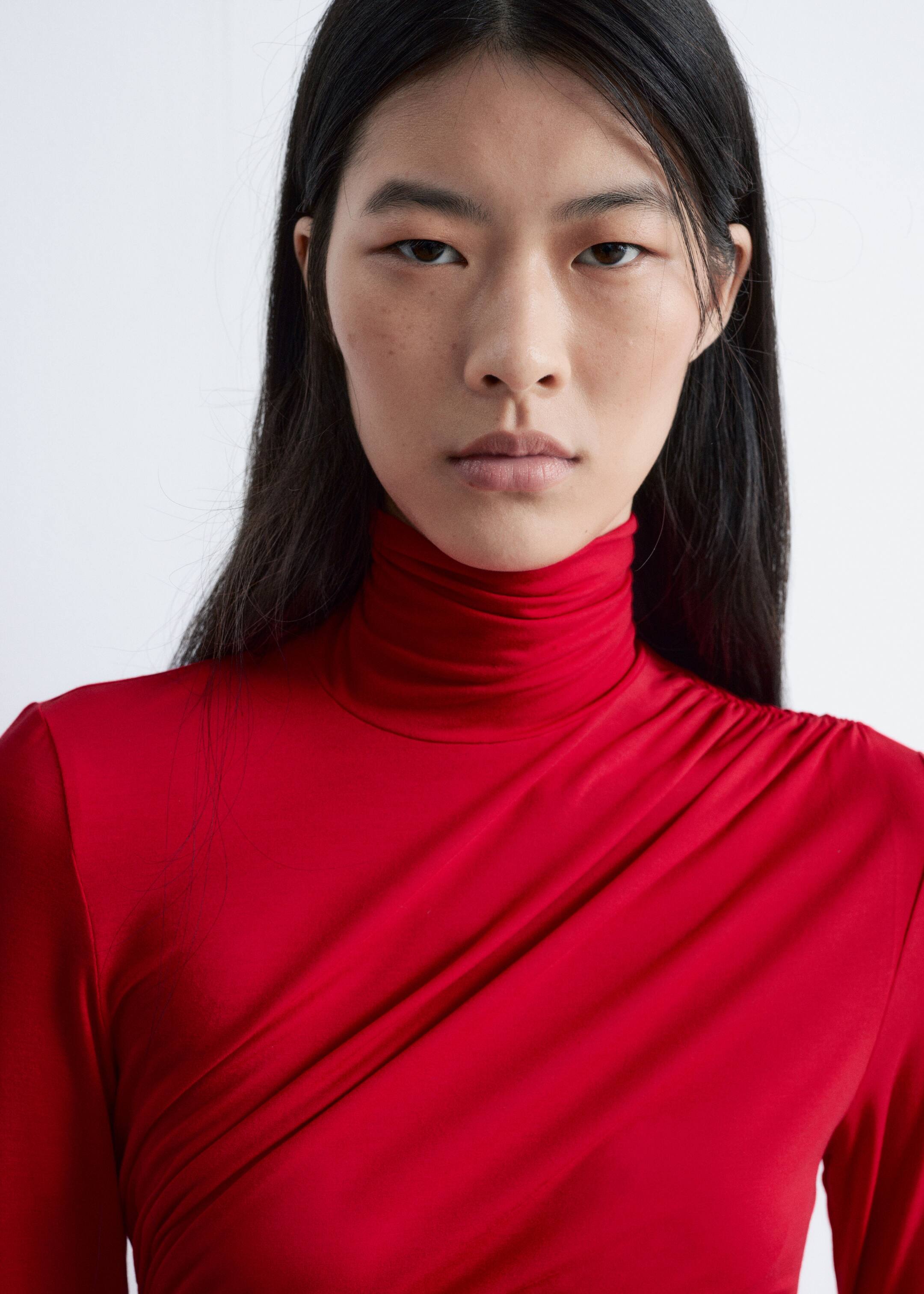 Grösseres Bild ansehen: Draped Turtleneck Top - Rot - DAMEN | H&M CH 4