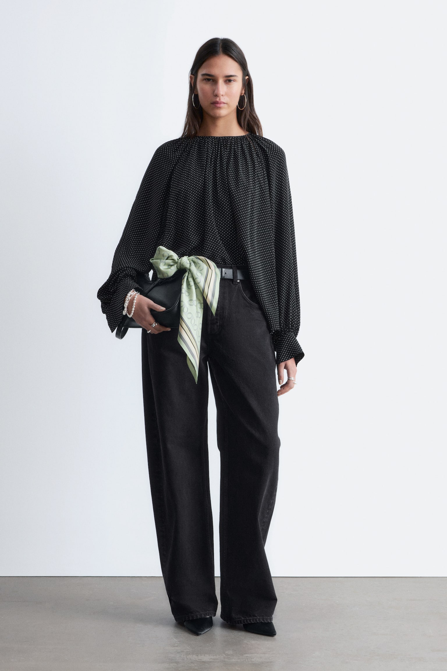 Μπλούζα με Φουσκωτά Μανίκια - Μαύρο Πουά/Σκούρο Μπλε - 5