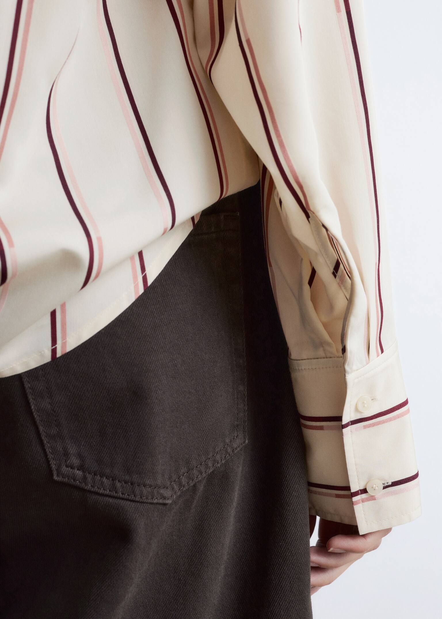 Skjorte med tørklæde - Beige striber/Mørkerød - 7