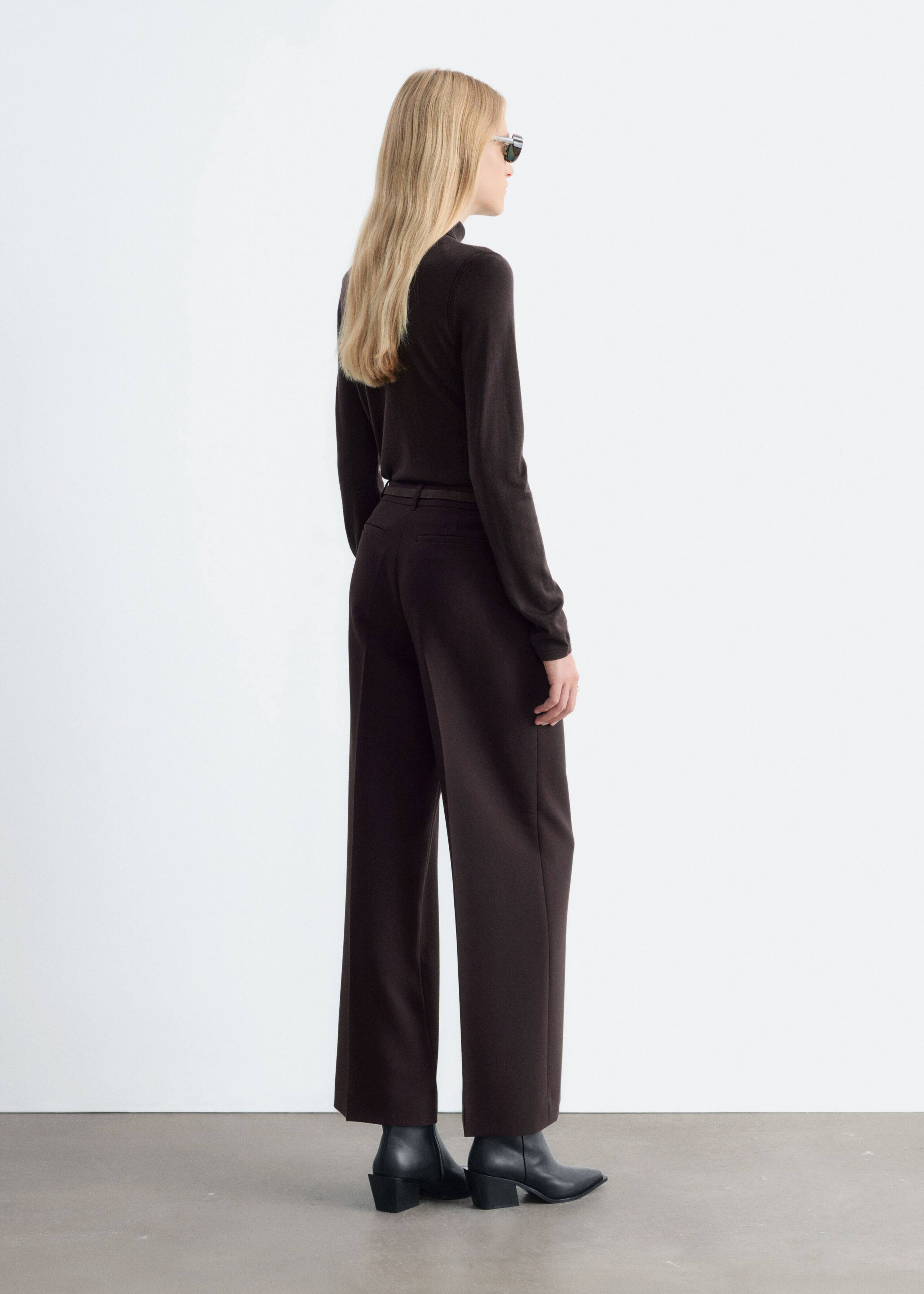 Poloshirt aus Merinowolle - Dunkelbraun - Lookbook