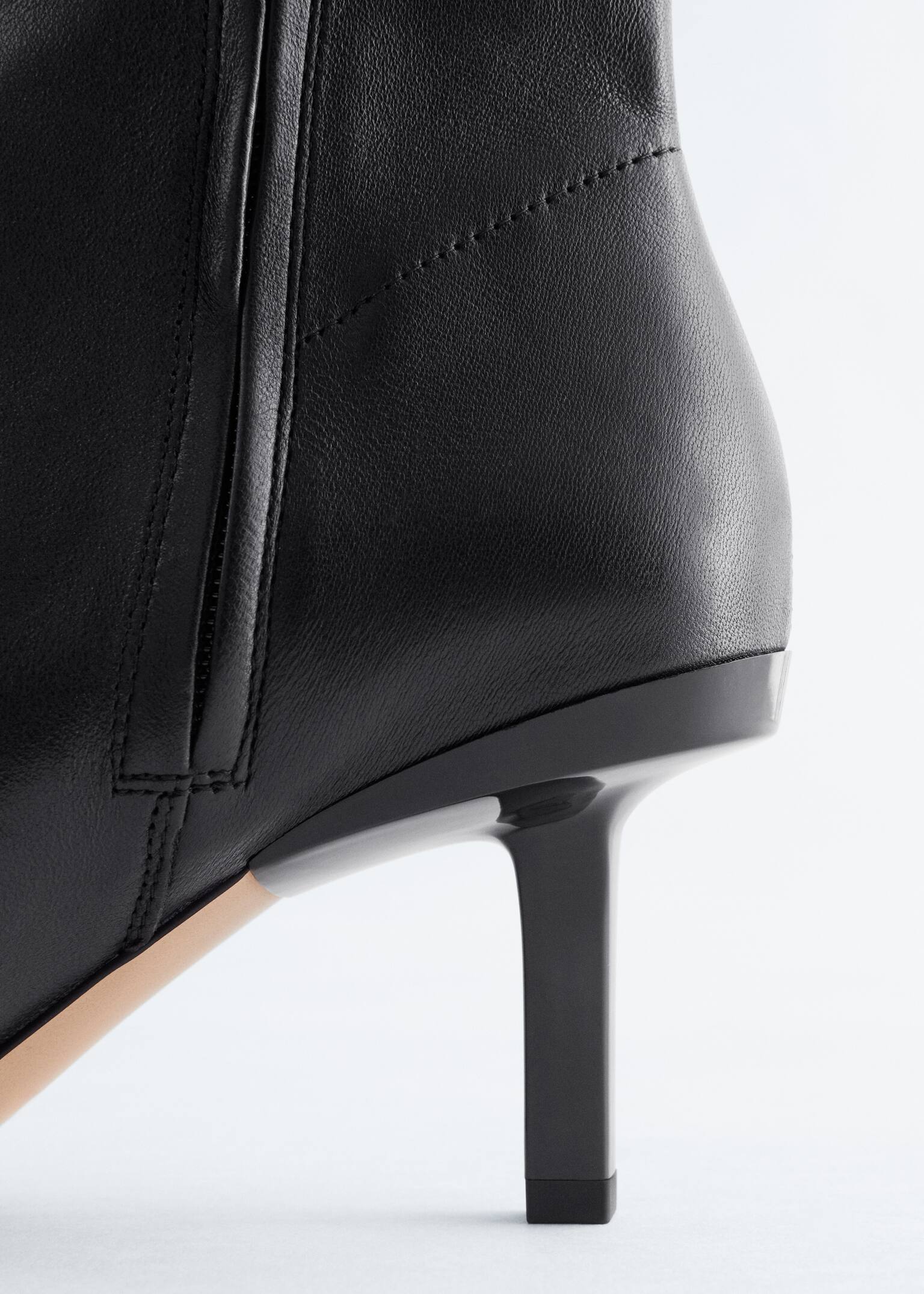 Stretch-Leather Ankle Boots - Čierna koža/Bordový/Black Suede - 5