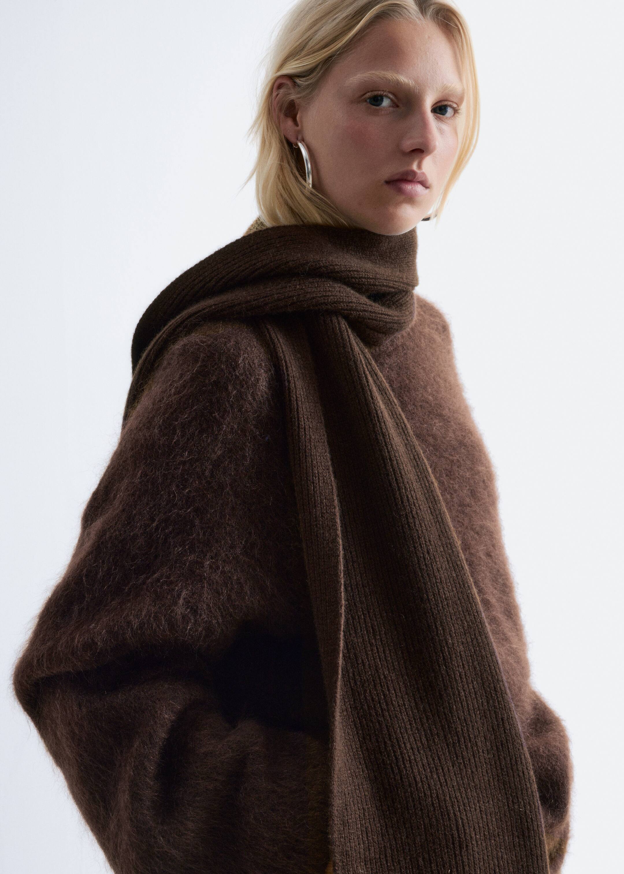Visa större bild: Cashmere Knit Scarf - Mörkbrun - DAM | H&M SE 2