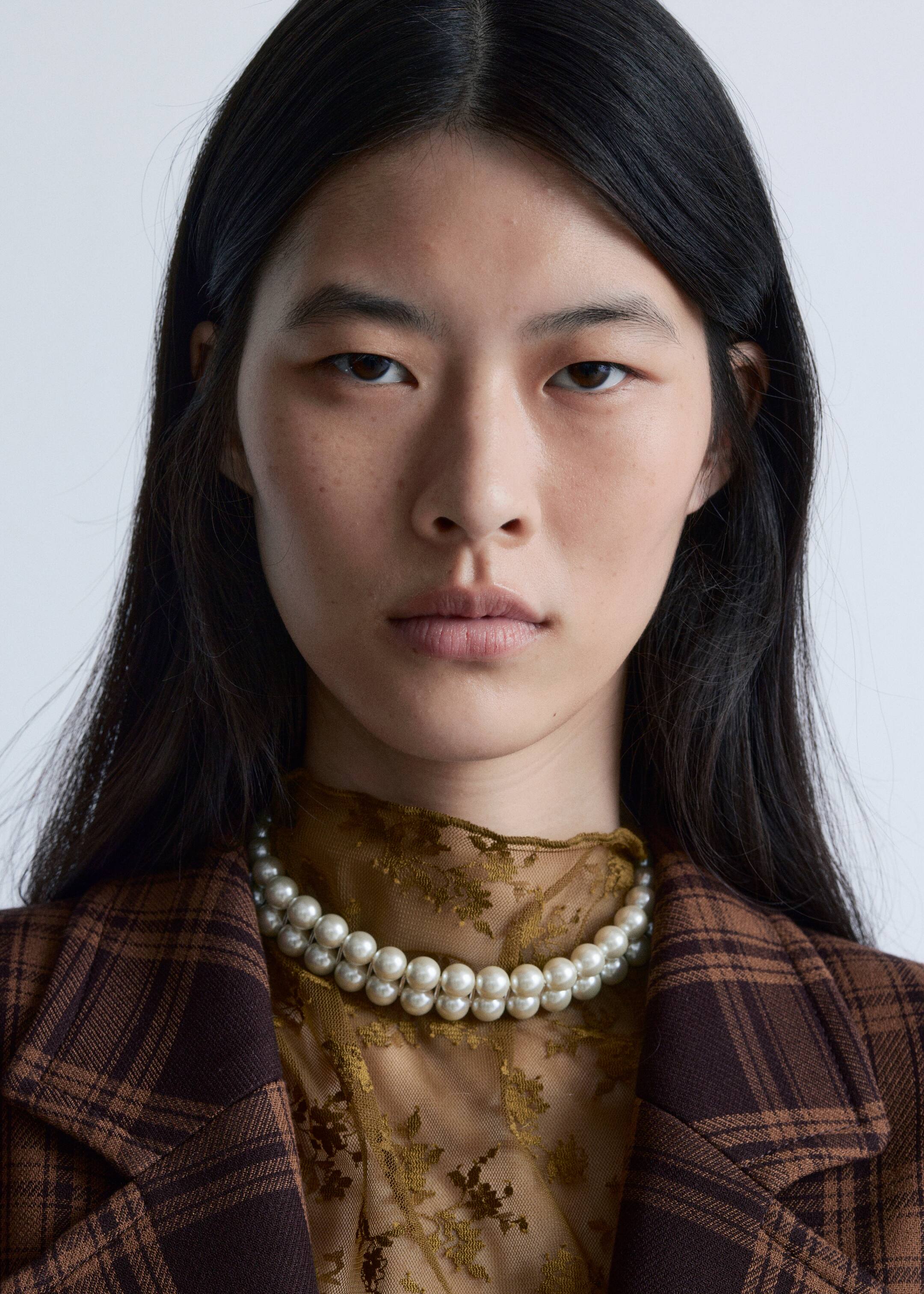 Visa större bild: Choker med två rader av pärlor - Crèmevit - DAM | H&M SE 1