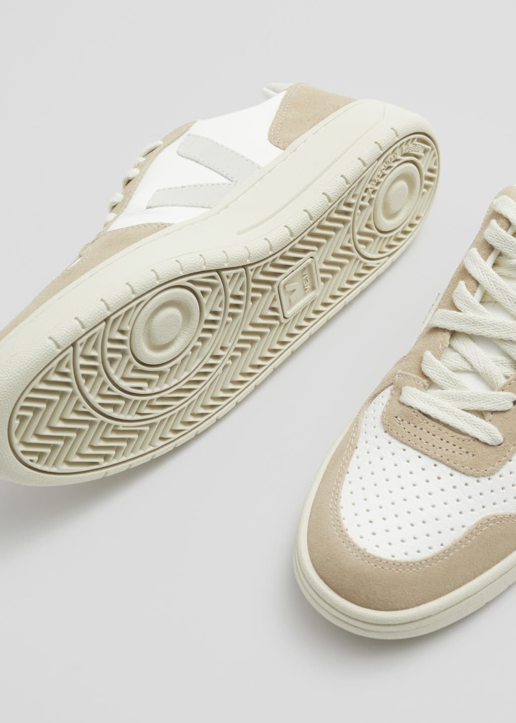 VejaV-10Sneakers - {{variantName}} - Beschreibendes Detail