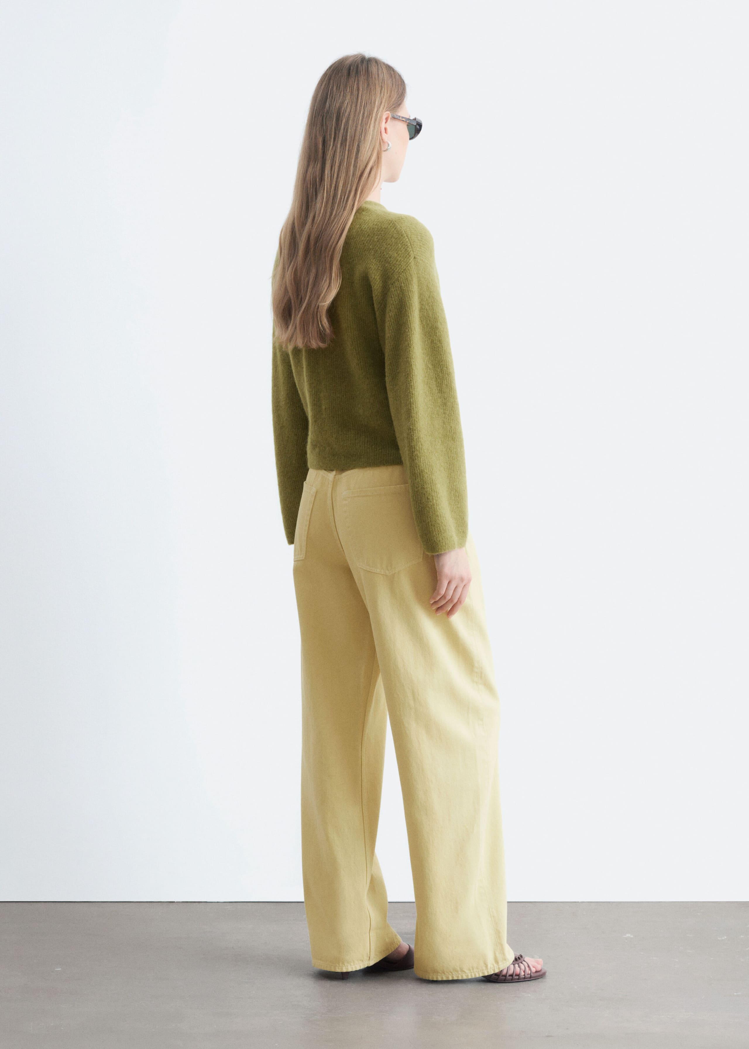 Barrel-Leg Jeans - Light Blue - Lookbook