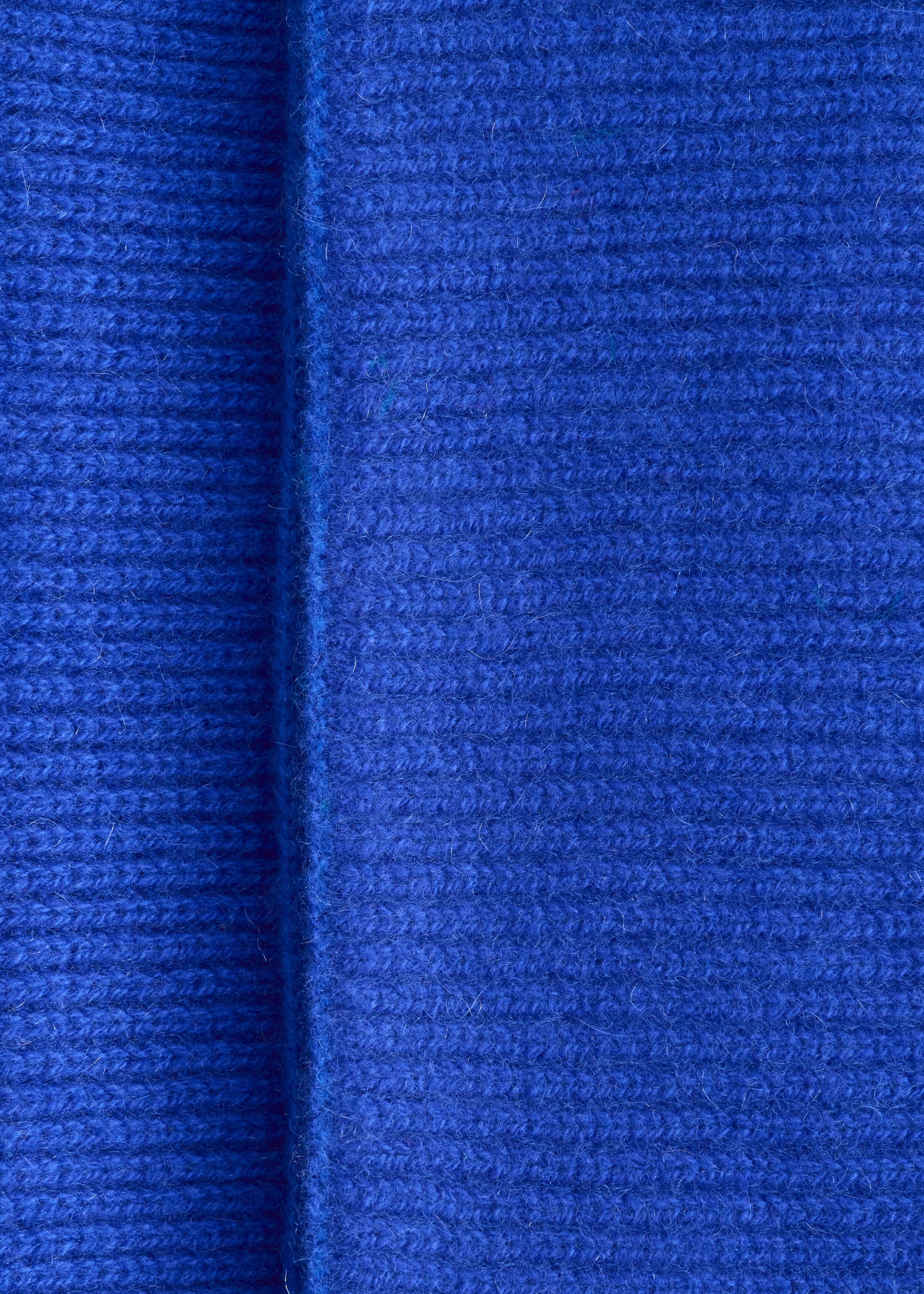 Cashmere Knit Scarf - {{variantName}} - Descriptive Detail