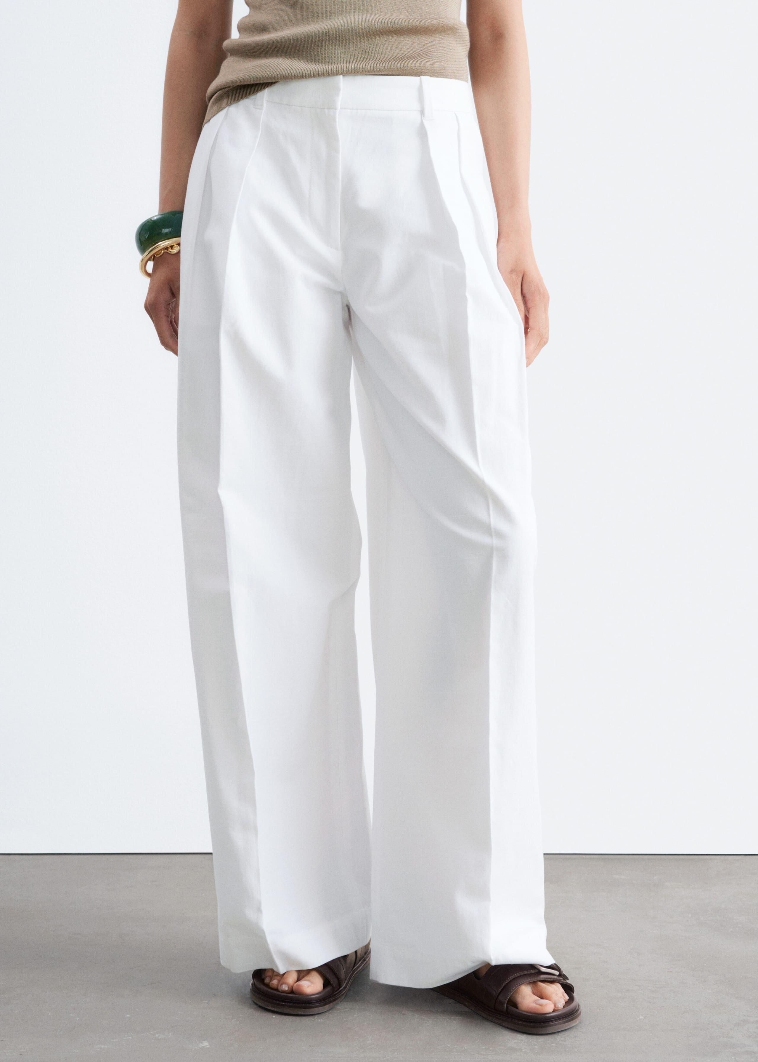 Pleated Cotton-Linen Trousers - White - Lookbook