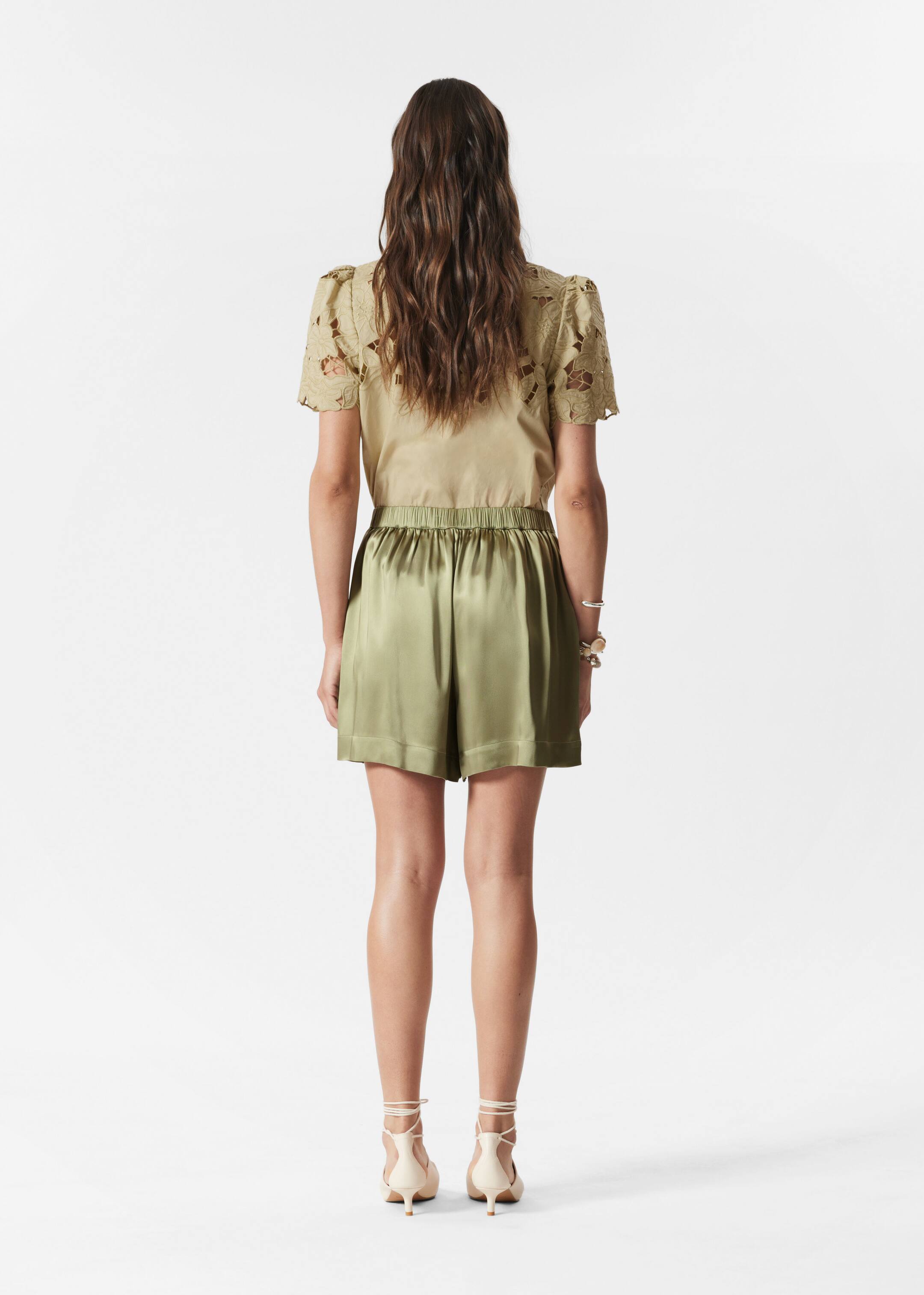 Visualizza immagine più grande: Shorts pull on in raso - Verde chiaro - DONNA | H&M IT 4