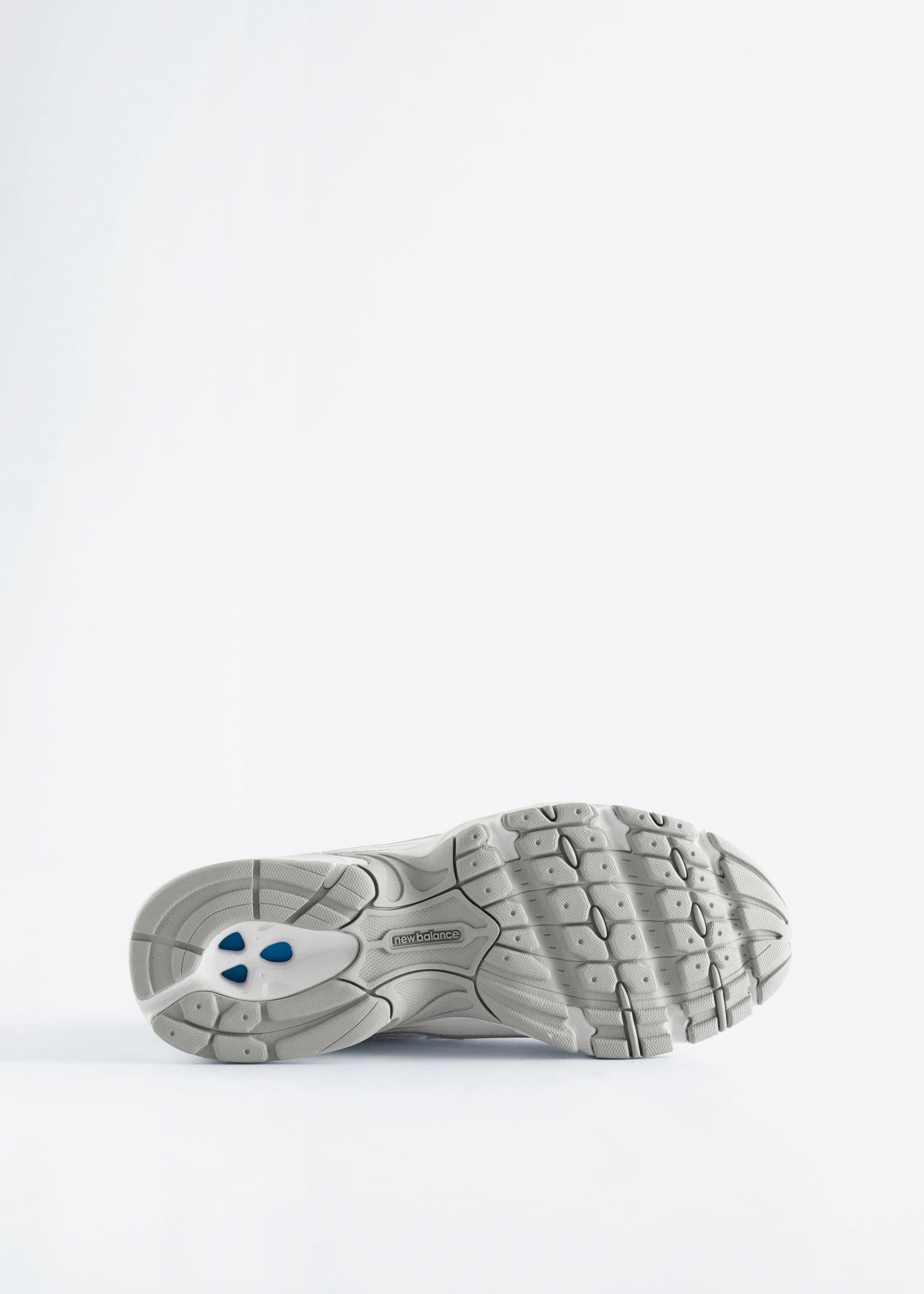 Image of New Balance 740 Sneaker