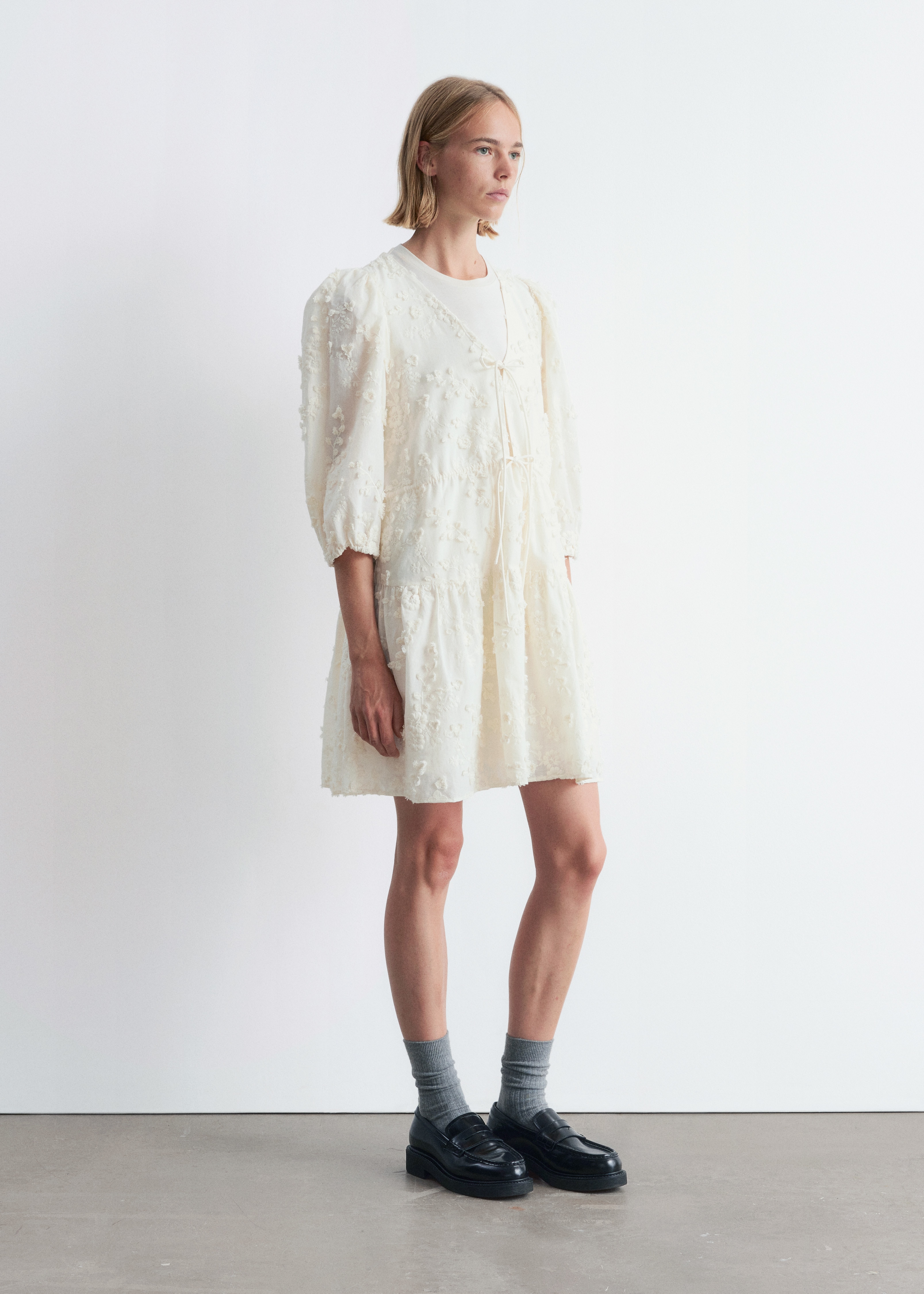 Miniklänning med brodyr - Crèmevit/Vit