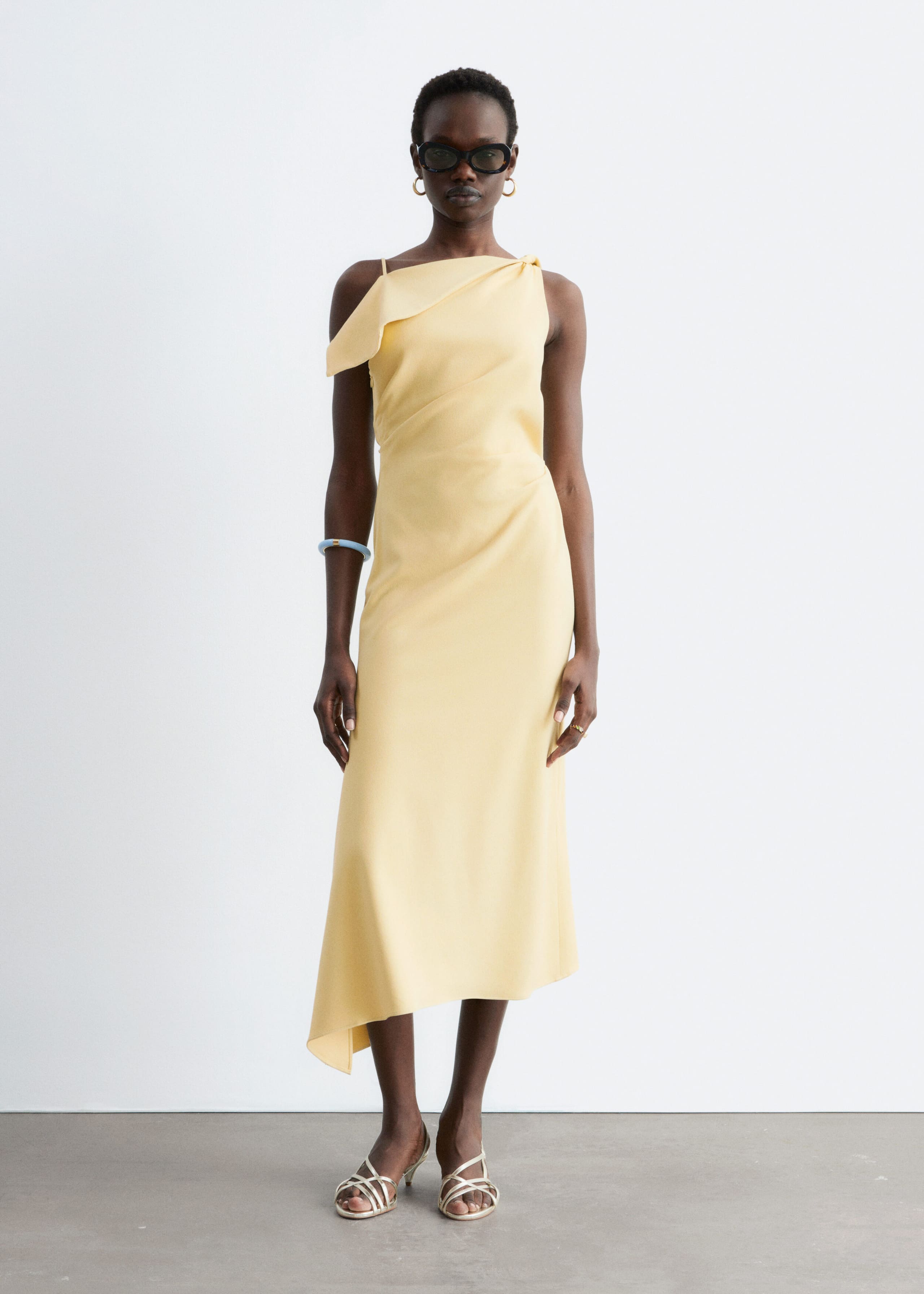 Image of Maxi abito con spallina ritorta