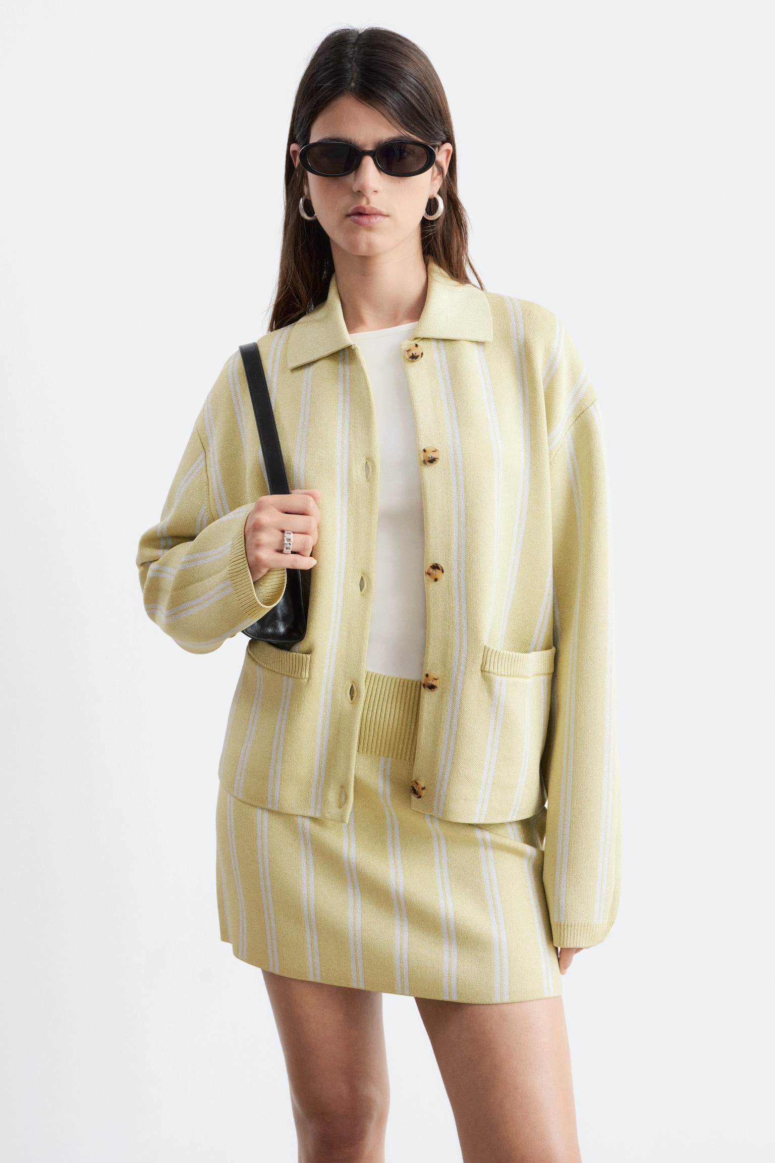 Oversized stickad pikécardigan - Gul/vita ränder - 1