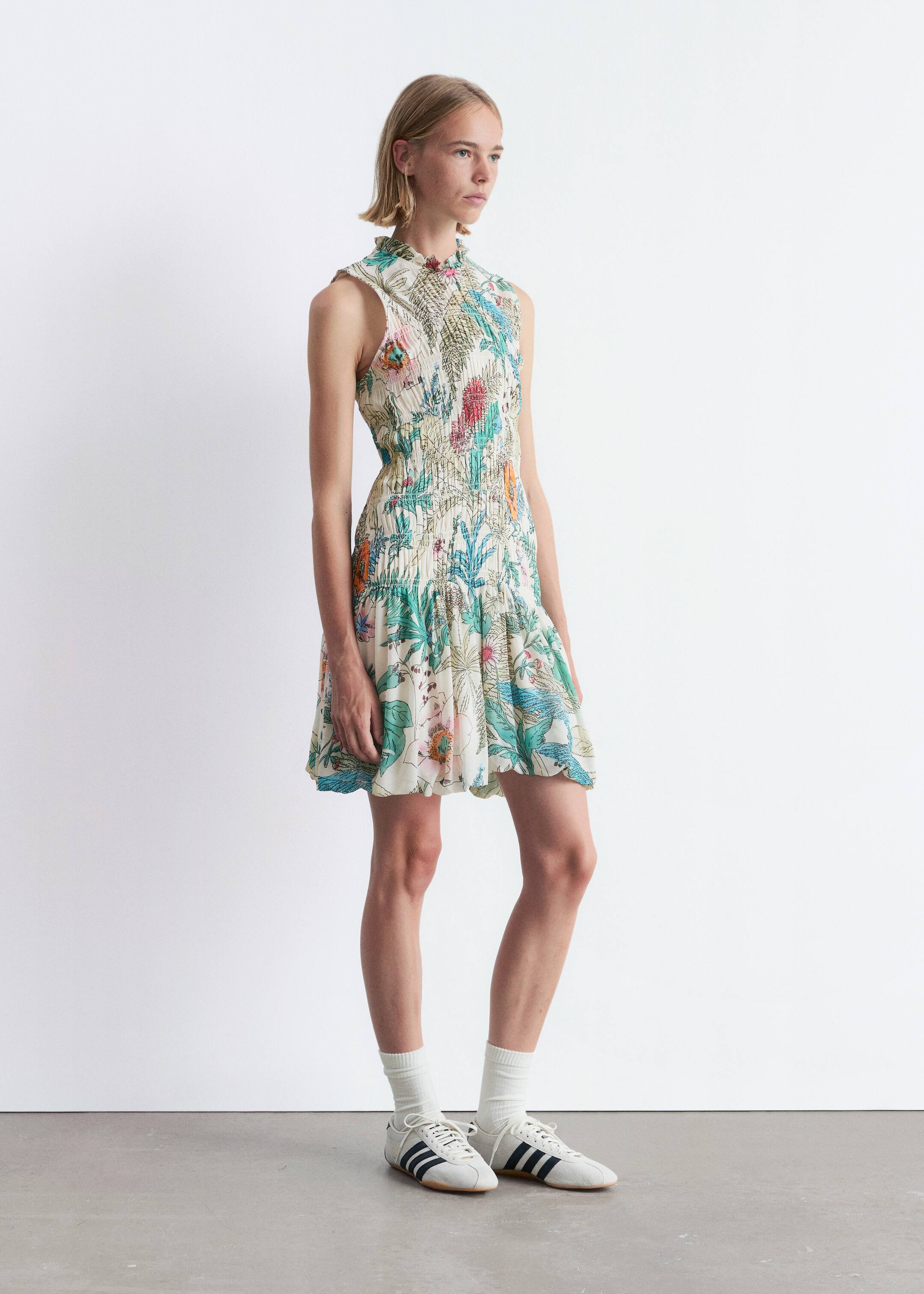 Se større billede: Smocksyet minikjole - Blomstermønster - DAME | H&M DK 4