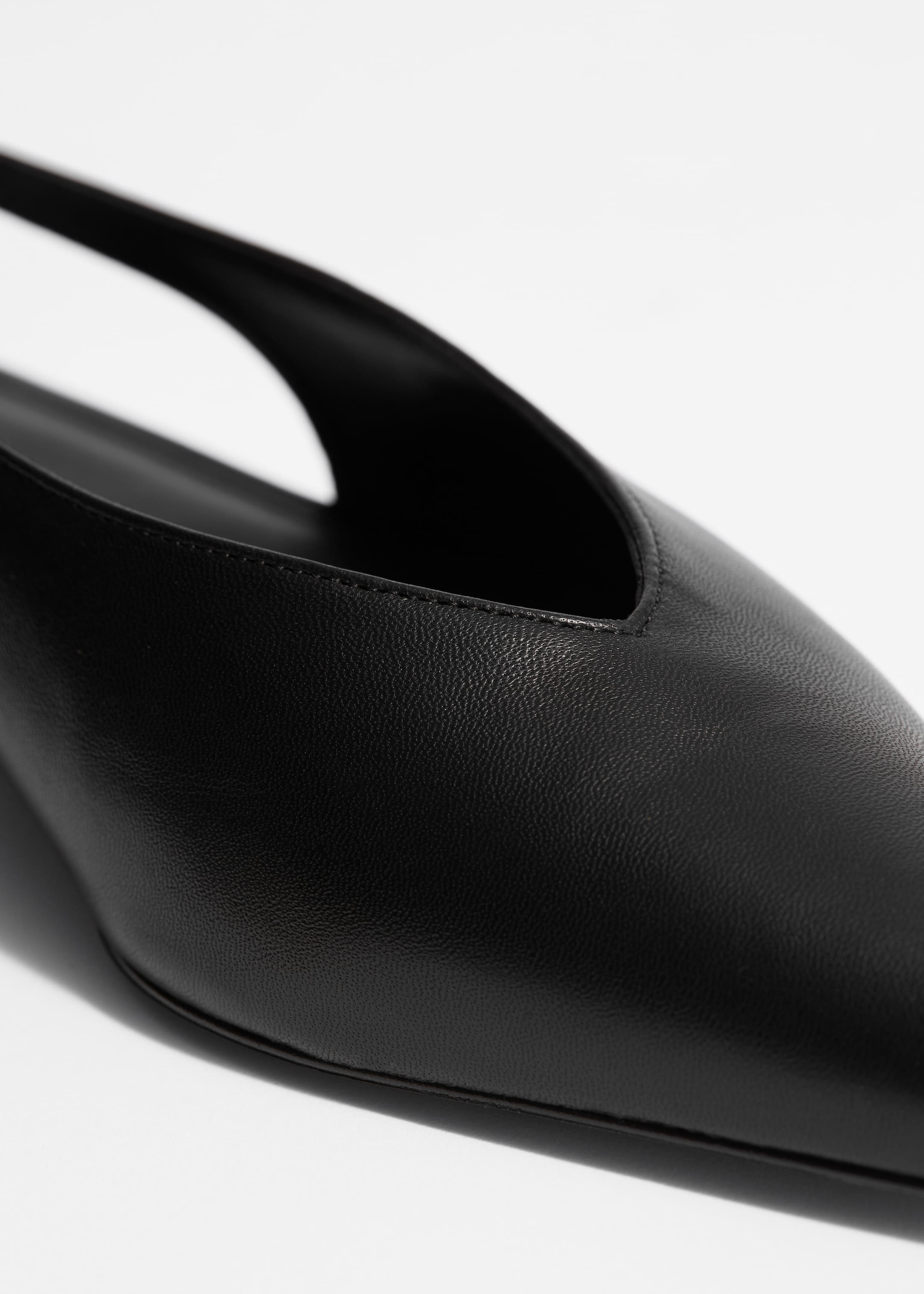 Grösseres Bild ansehen: Spitz zulaufende Pumps mit Fersenriemen - Schwarz - DAMEN | H&M CH 4