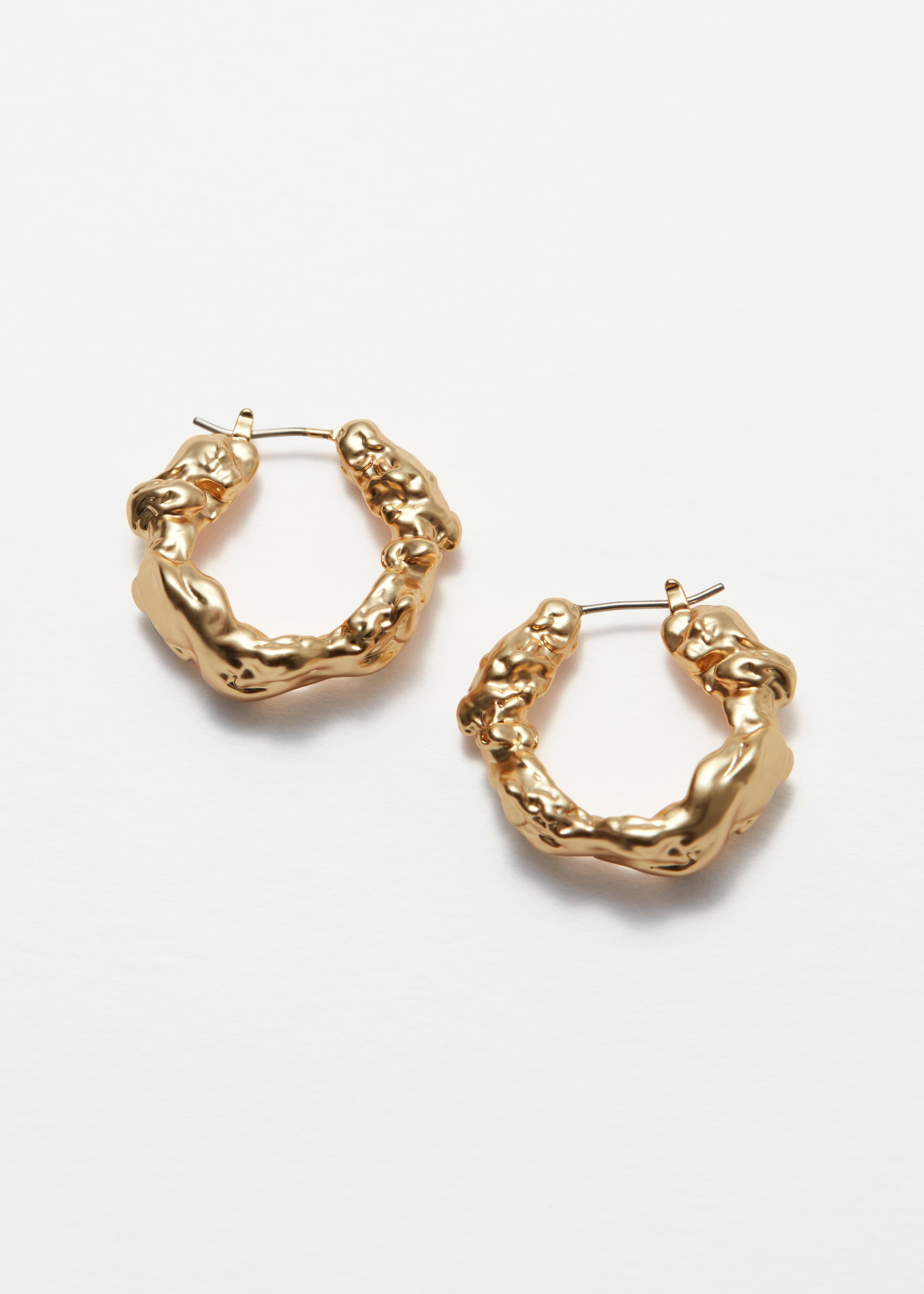 Grösseres Bild ansehen: Creolen mit skulpturierter Form - Gold - DAMEN | H&M CH 1