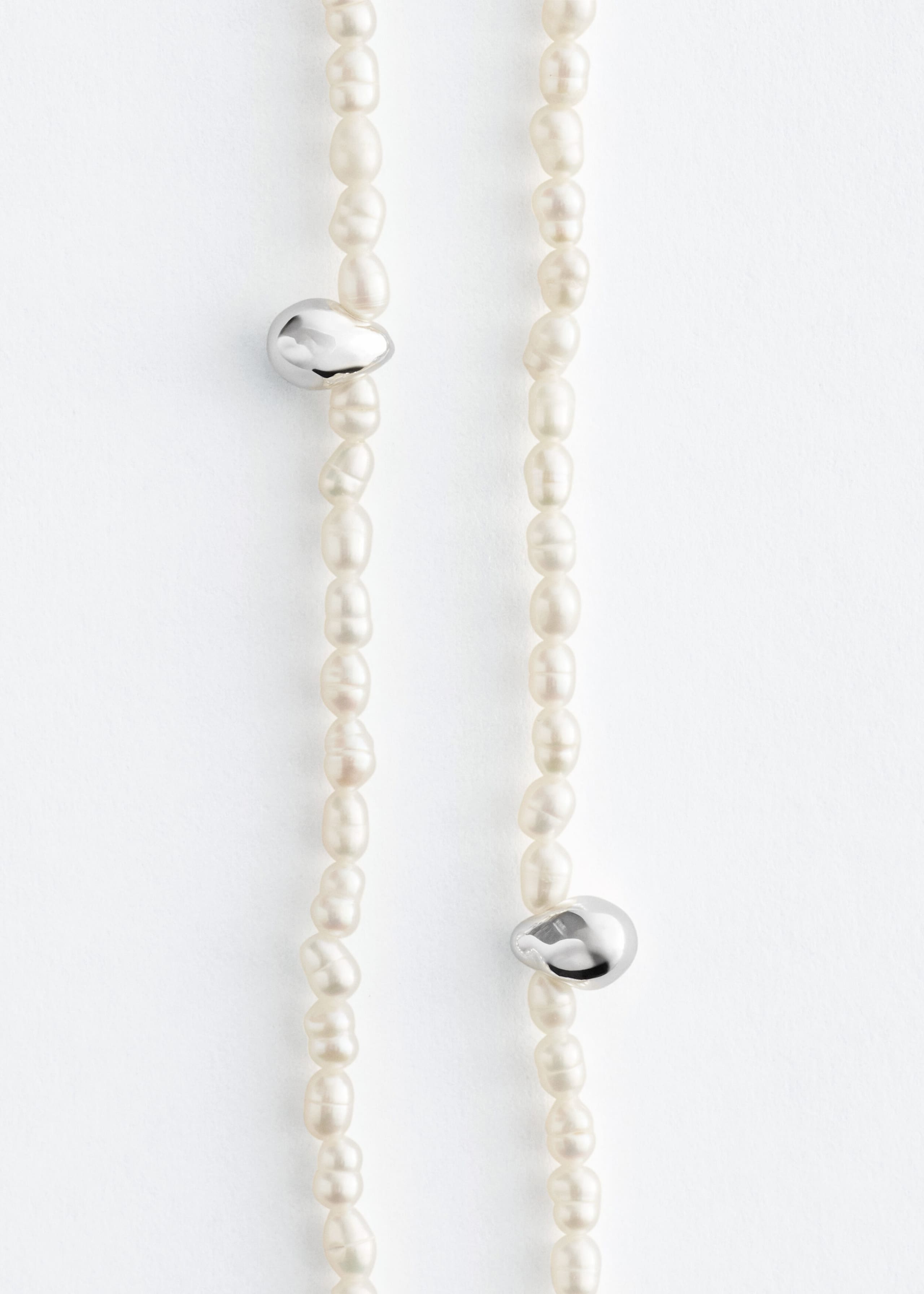 Freshwater Pearl Necklace - {{variantName}} - Descriptive Detail