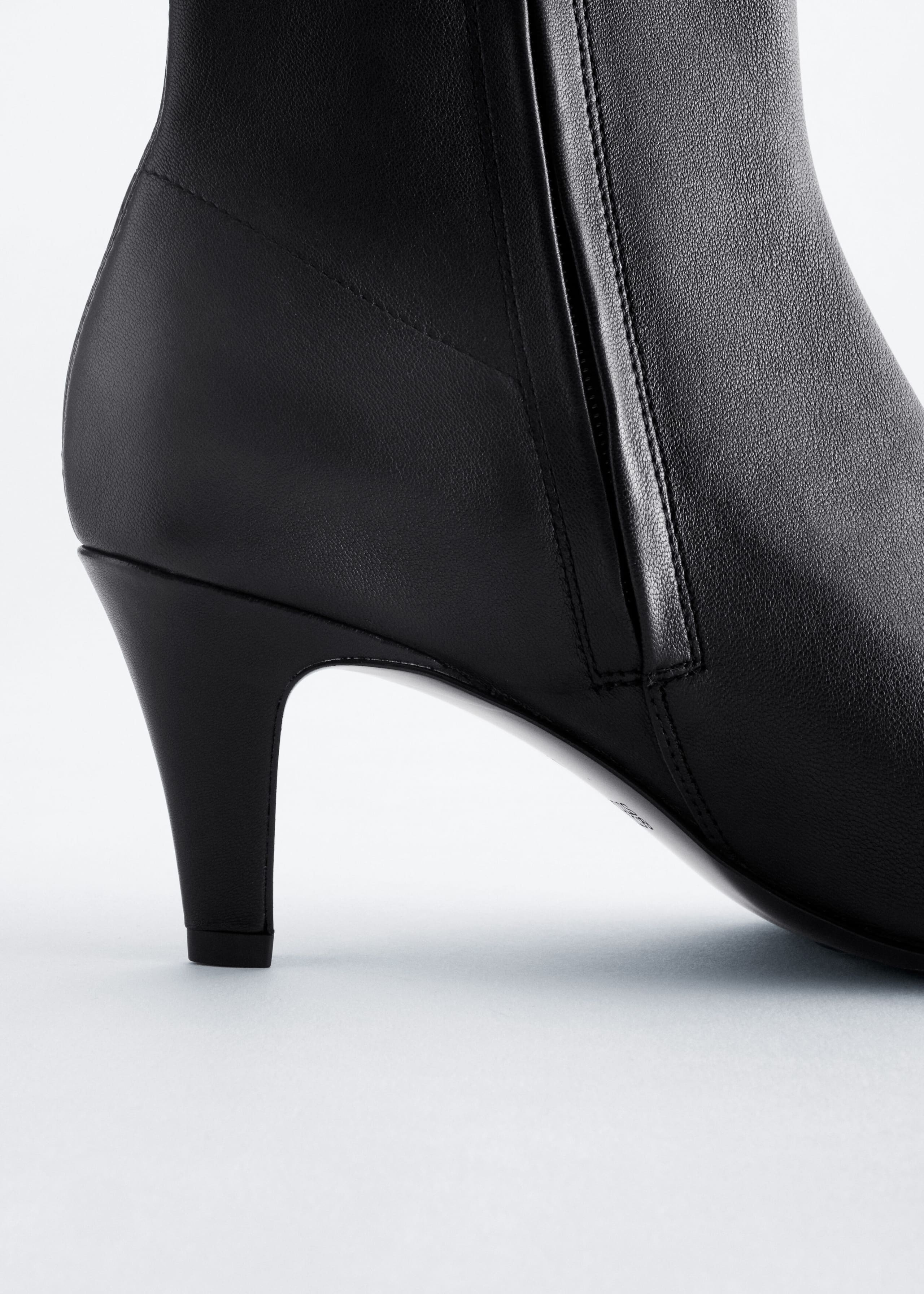 Pointed Toe Leather Ankle Boots - {{variantName}} - Descriptive Detail