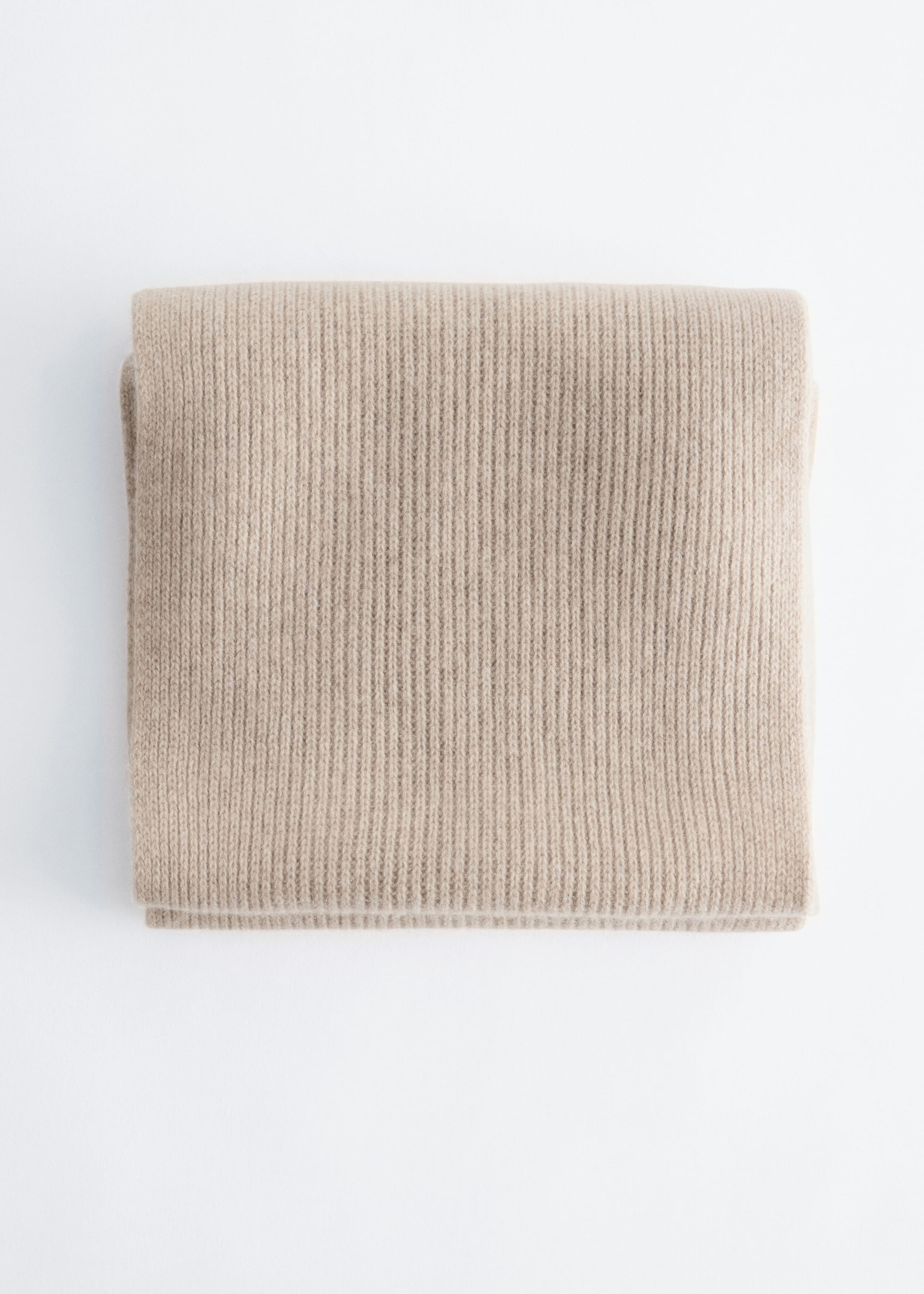 Cashmere Knit Scarf - {{variantName}} - Descriptive Detail