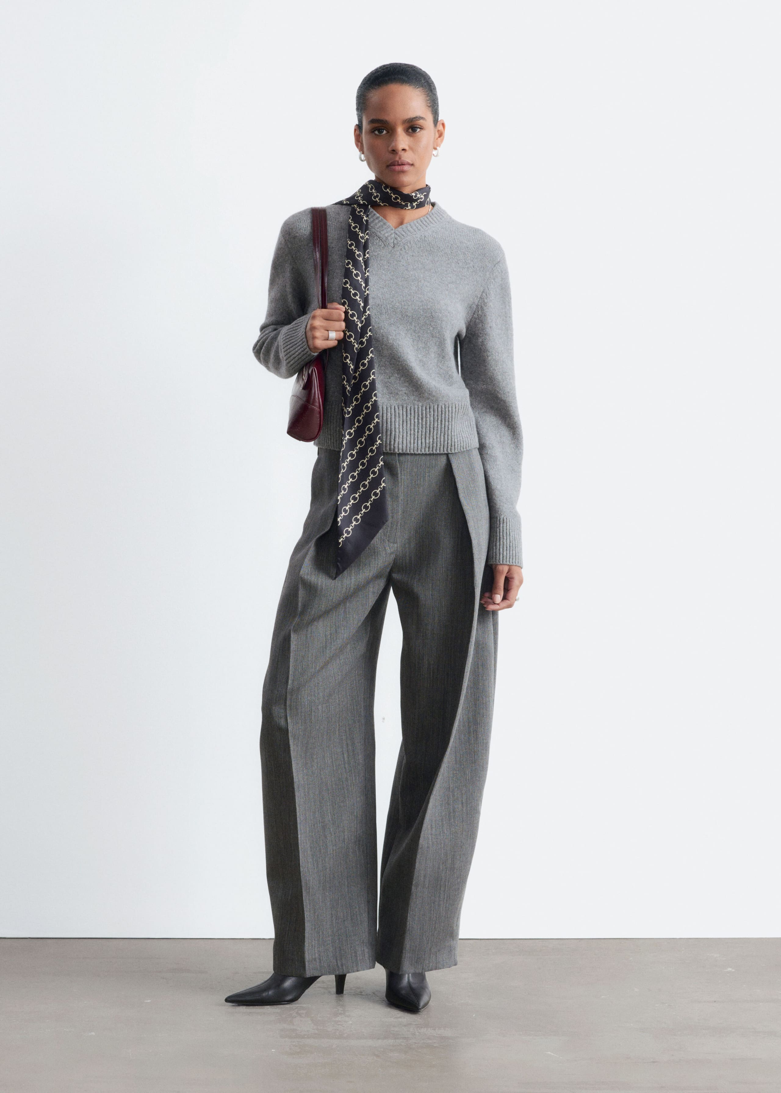 V-Neck Jumper - Dark Red - Lookbook