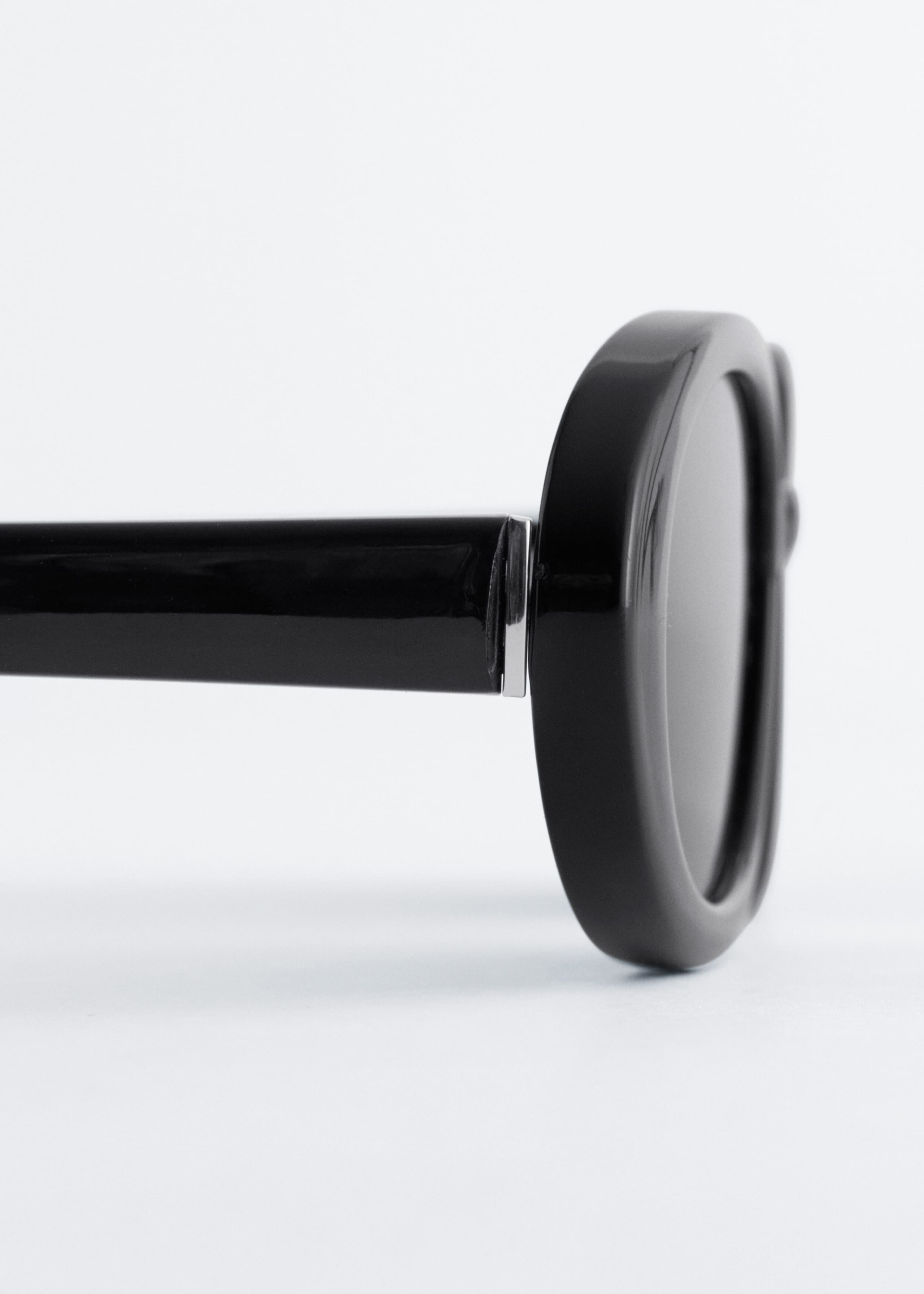 Image of Occhiali da sole slim con montatura ovale