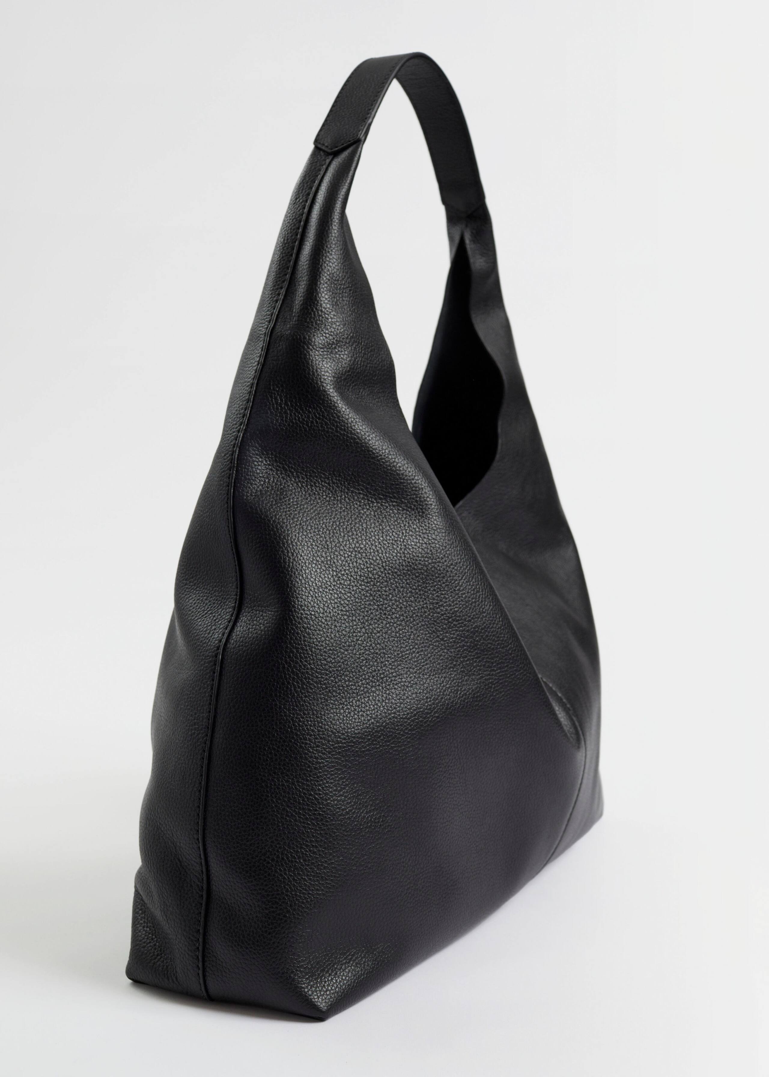 Grainy Leather Tote Bag - {{variantName}} - Descriptive Detail