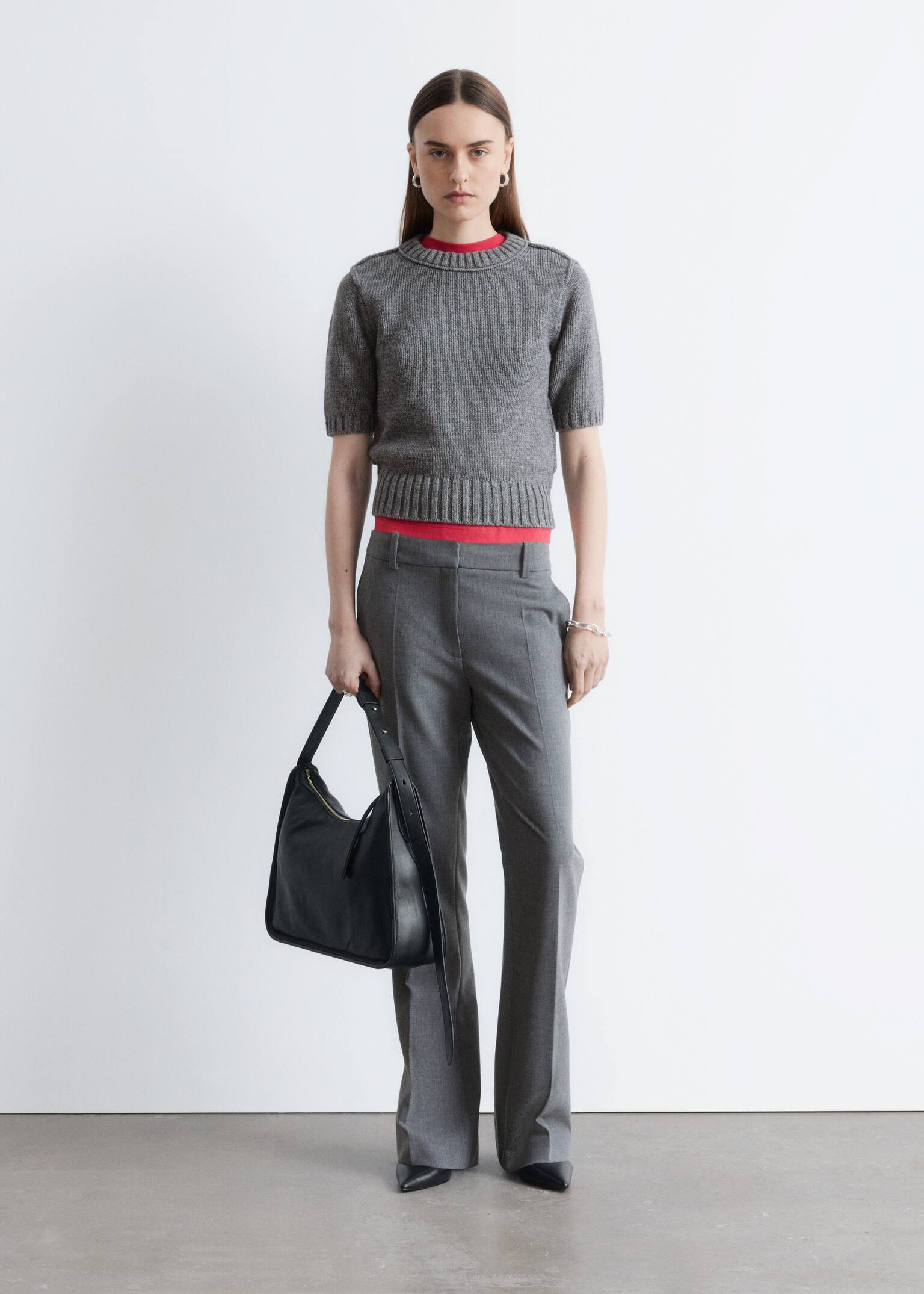 חולצת טי סרוגה מבד צמר מעורב - אפור מלנג' כהה/לבן - 7