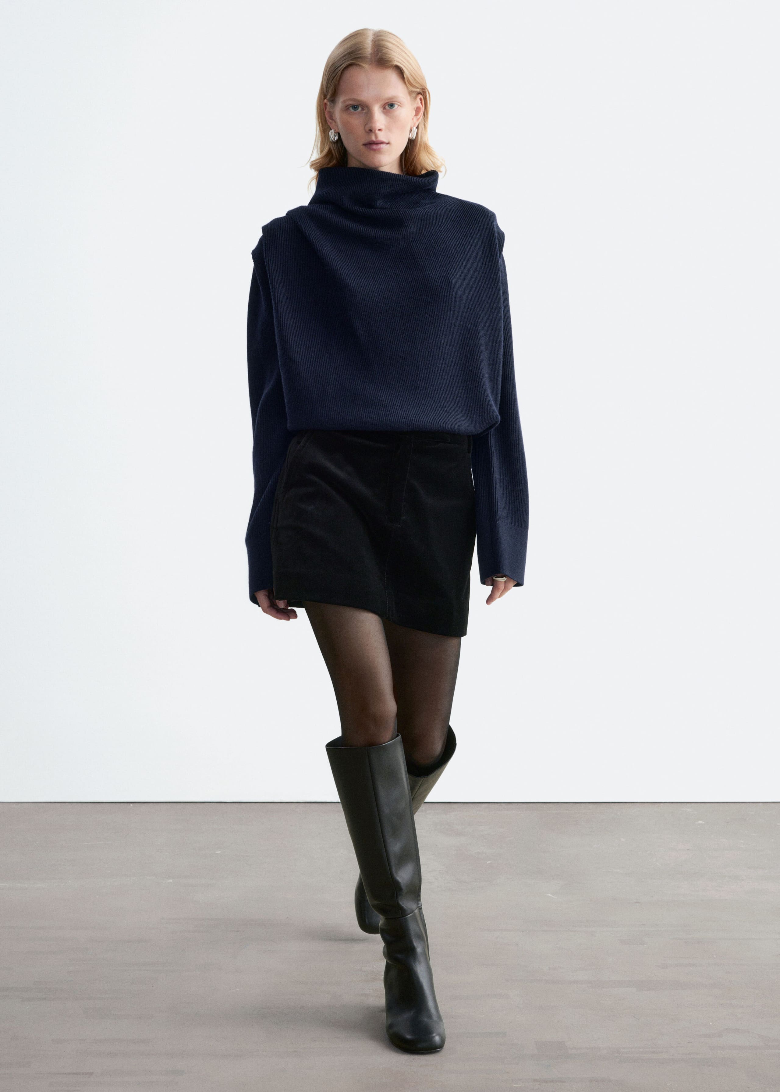 Velvet Mini Skirt - Black - Lookbook