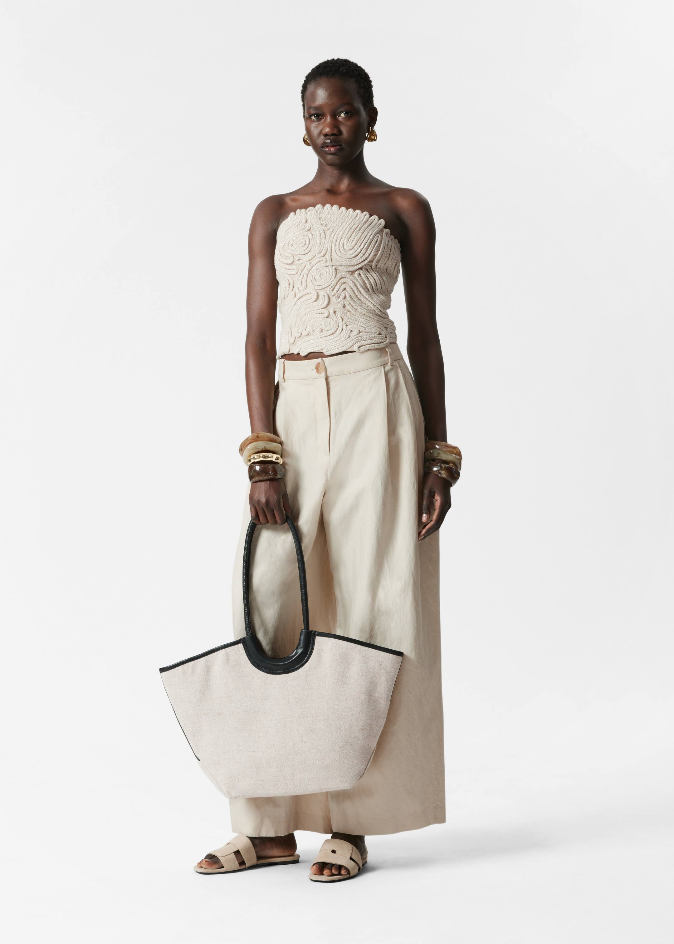Grösseres Bild ansehen: Skulpturales Bandeau-Top - Creme - DAMEN | H&M CH 2
